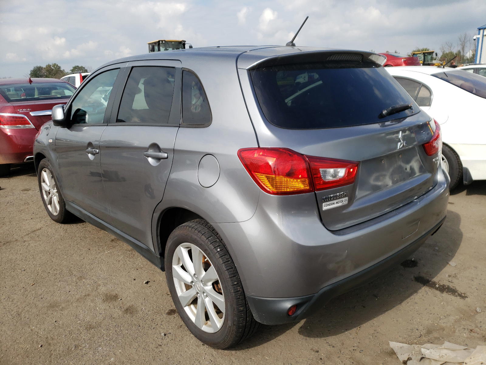 Photo 3 from auction – 2015 MITSUBISHI OUTLANDER with VIN 4A4AR3AU3FE001922