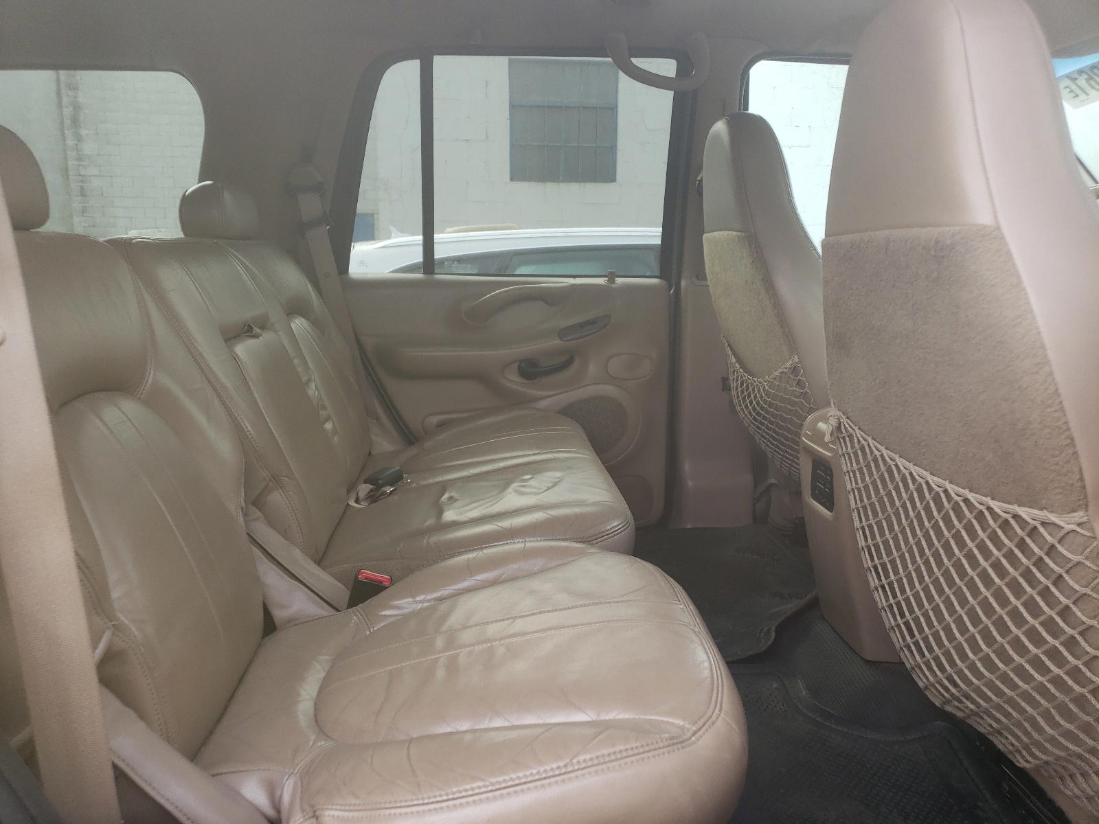 Photo 6 from auction – 1999 FORD EXPEDITION with VIN 1FMPU18L0XLC01232