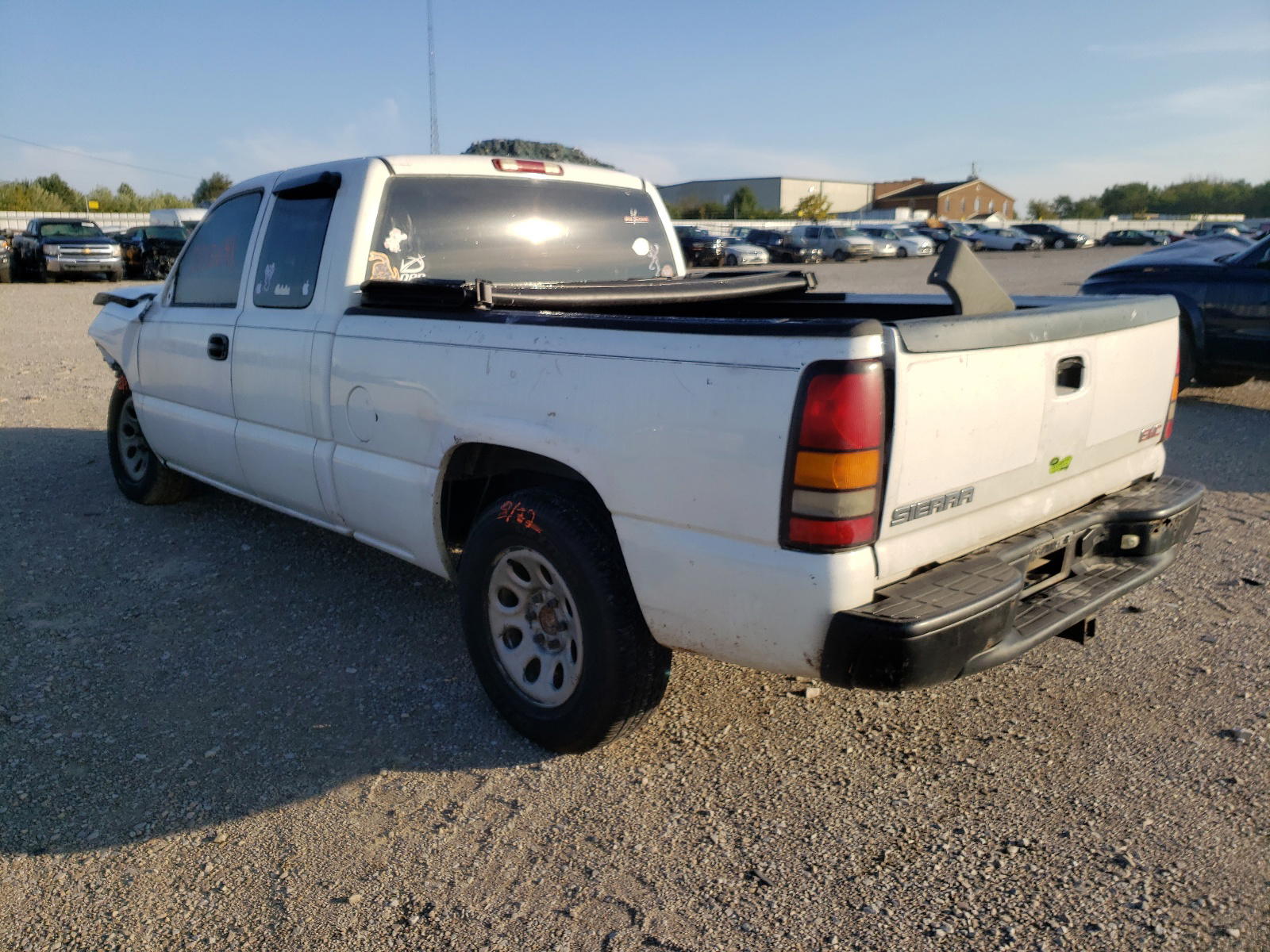 Photo 3 from auction – 2005 GMC NEW SIERRA with VIN 1GTEC19VX5Z231587