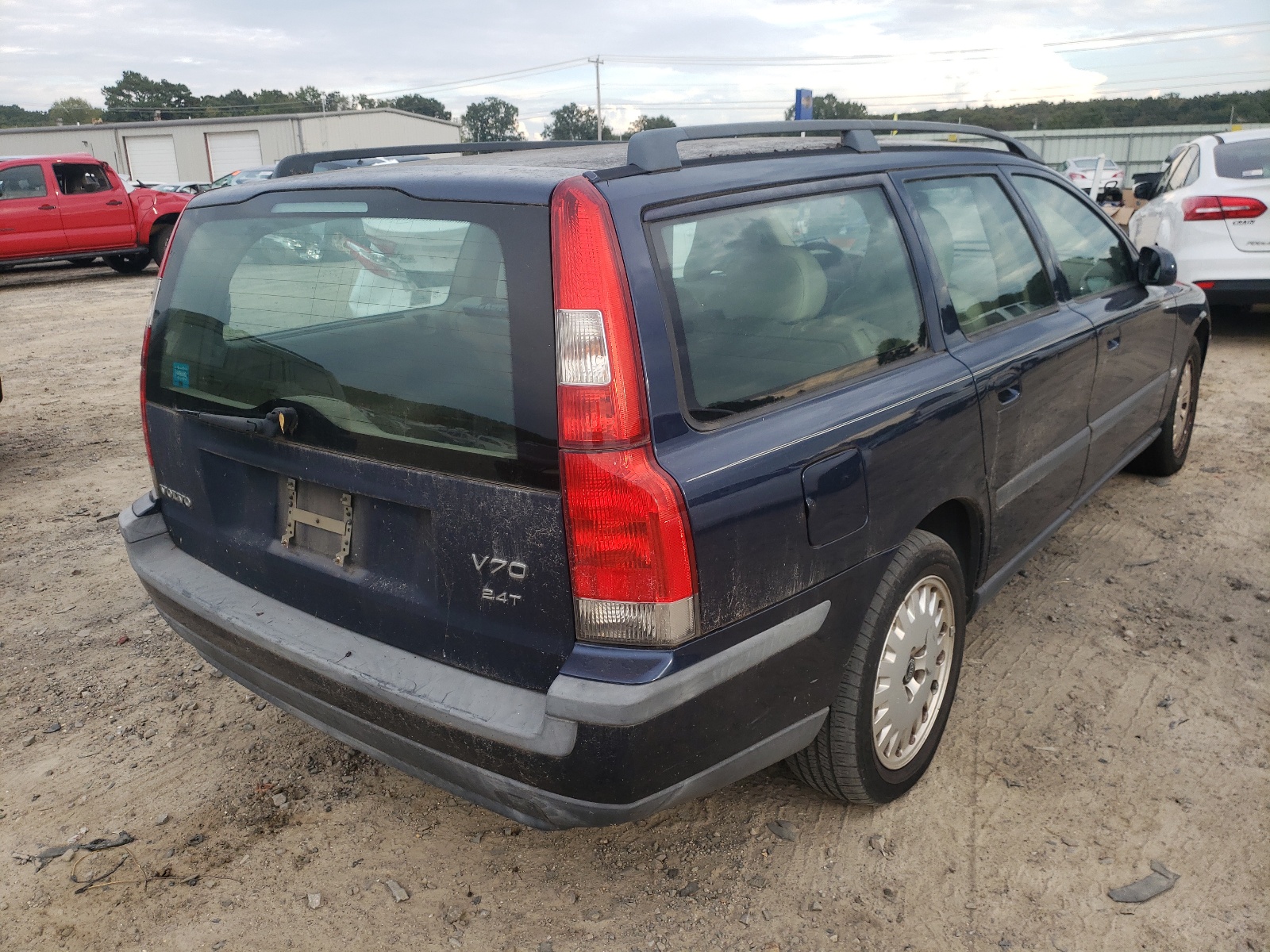 Photo 4 from auction – 2001 VOLVO V70 2.4T with VIN YV1SW58DX11025182