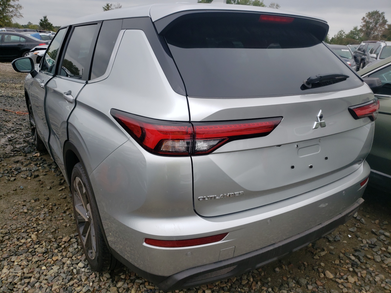 Photo 3 from auction – 2022 MITSUBISHI OUTLANDER with VIN JA4J4TA81NZ014548