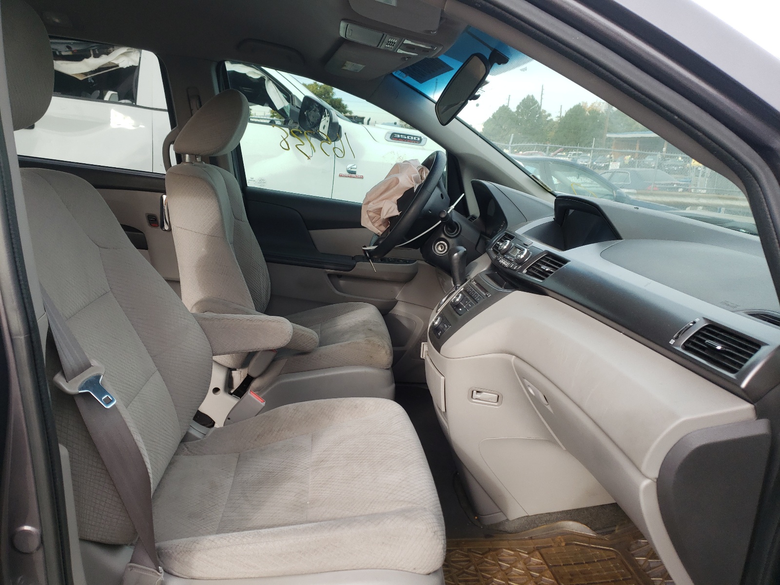 Photo 5 from auction – 2015 HONDA ODYSSEY LX with VIN 5FNRL5H25FB062909