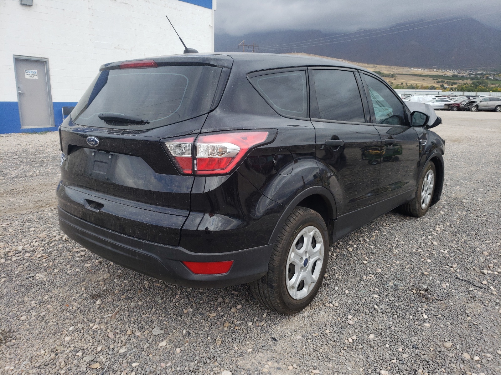 Photo 4 from auction – 2018 FORD ESCAPE S with VIN 1FMCU0F78JUA09279