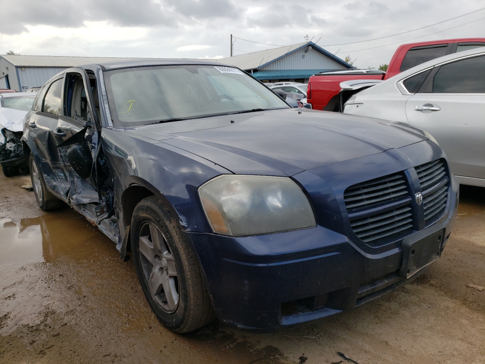Photo 1 from auction – 2005 DODGE MAGNUM SXT with VIN 2D8FV48V15H557376