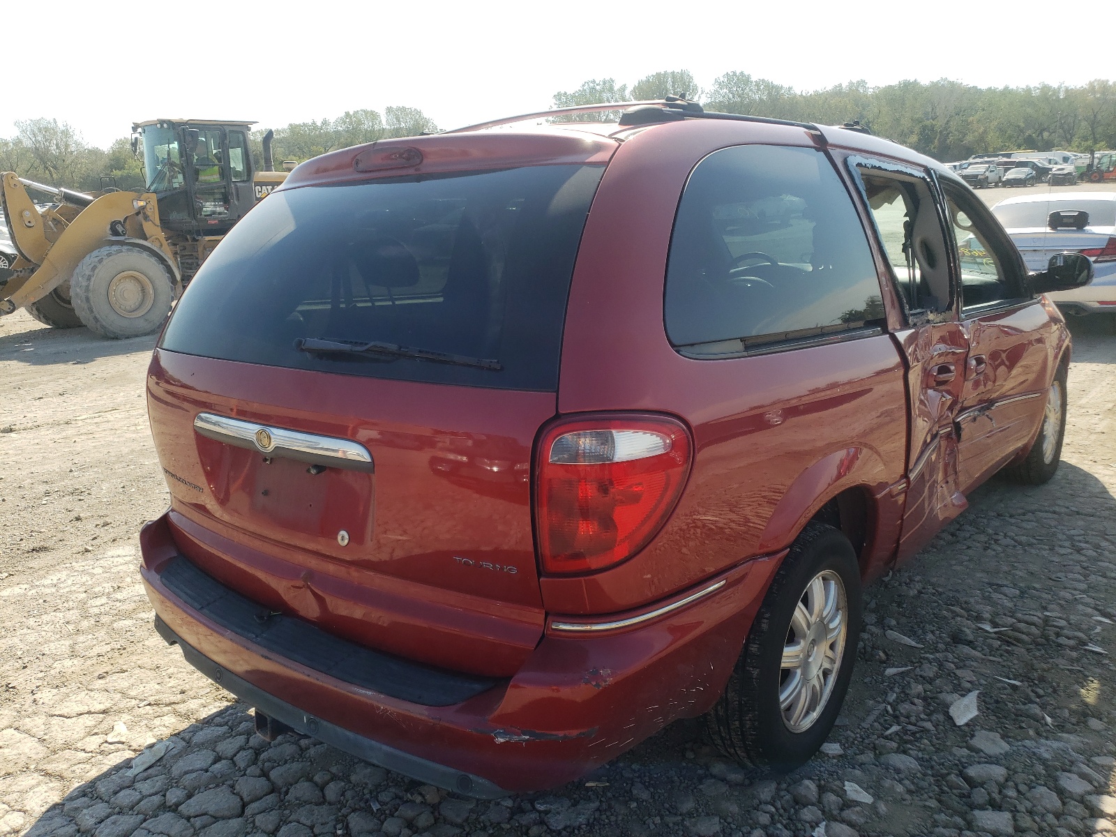 Photo 4 from auction – 2005 CHRYSLER TOWN & COU with VIN 2C4GP54L45R468984