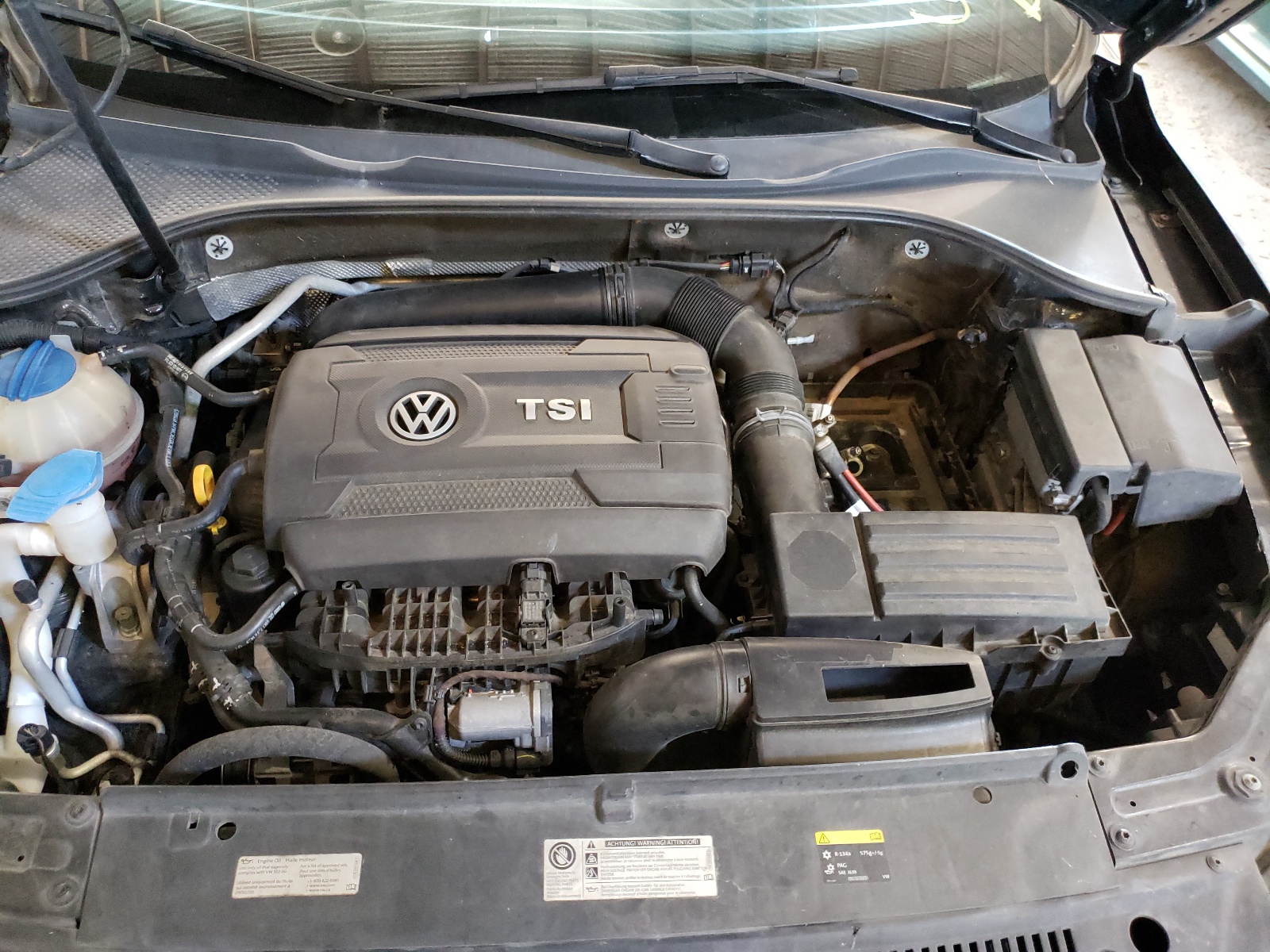 Photo 7 from auction – 2015 VOLKSWAGEN PASSAT SE with VIN 1VWBS7A30FC014523