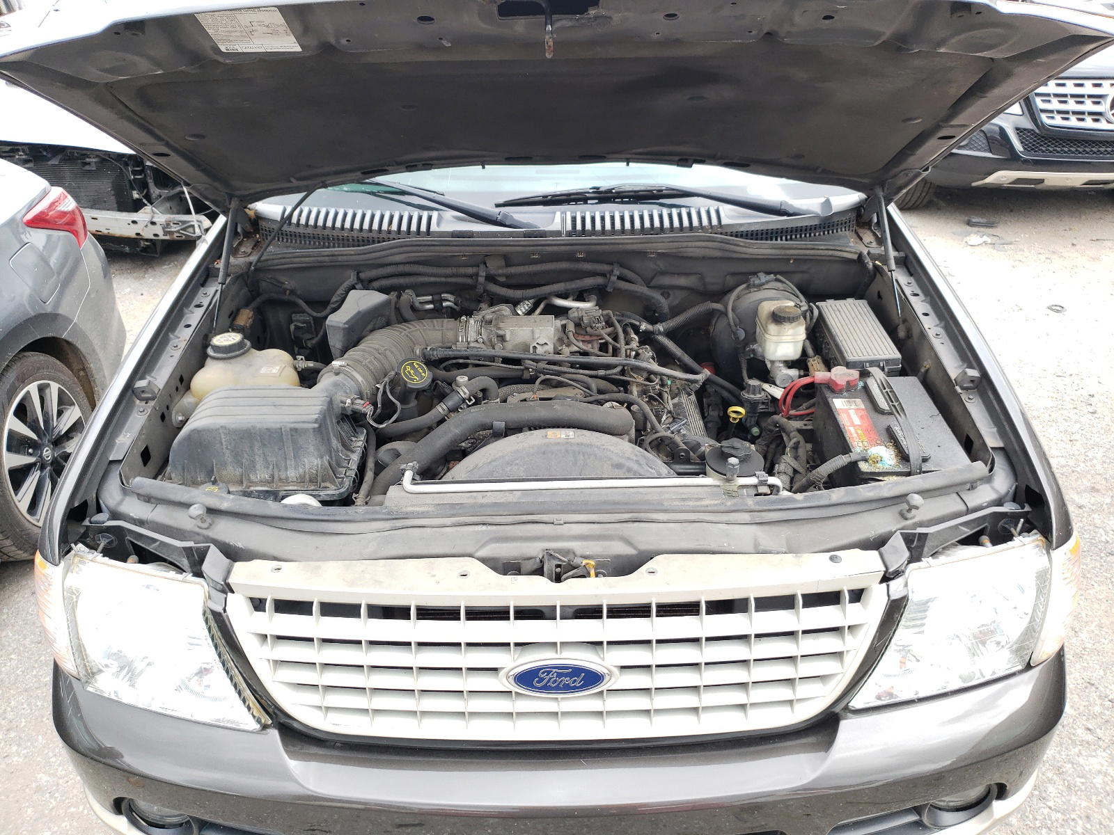 Photo 7 from auction – 2005 FORD EXPLORER E with VIN 1FMZU74W45UB37103