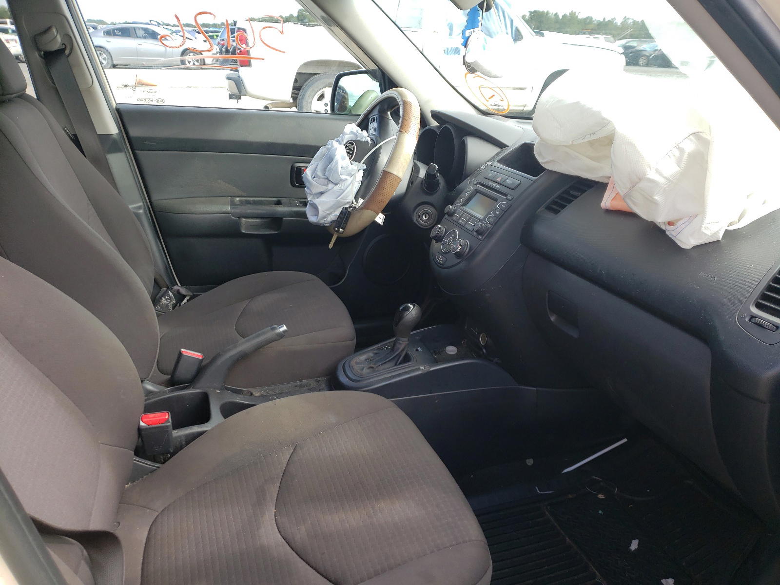 Photo 5 from auction – 2013 KIA SOUL with VIN KNDJT2A53D7760759