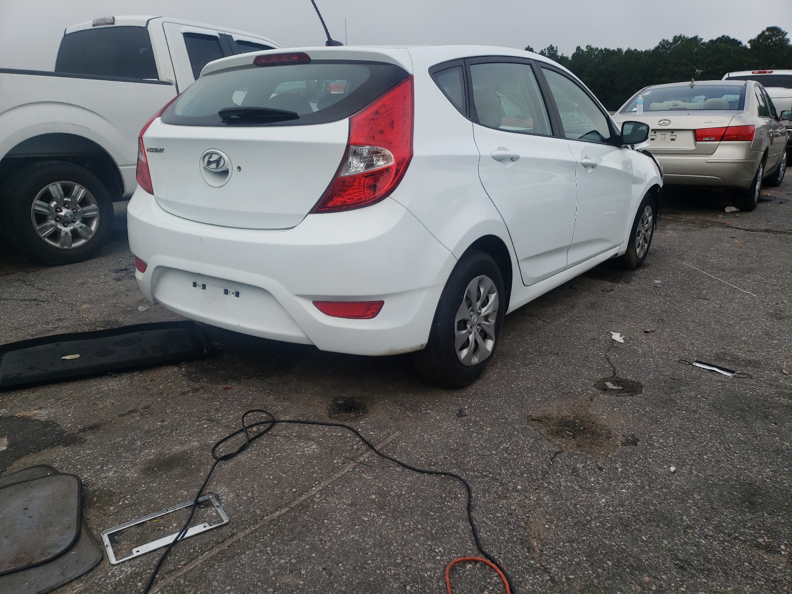 Photo 4 from auction – 2017 HYUNDAI ACCENT SE with VIN KMHCT5AE7HU311680