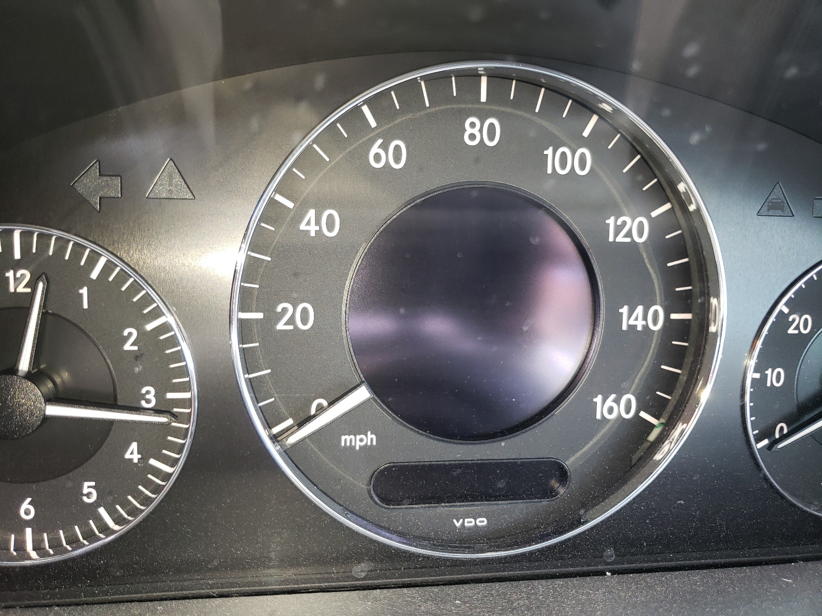 Photo 8 from auction – 2003 MERCEDES-BENZ E 500 with VIN WDBUF70J13A118752