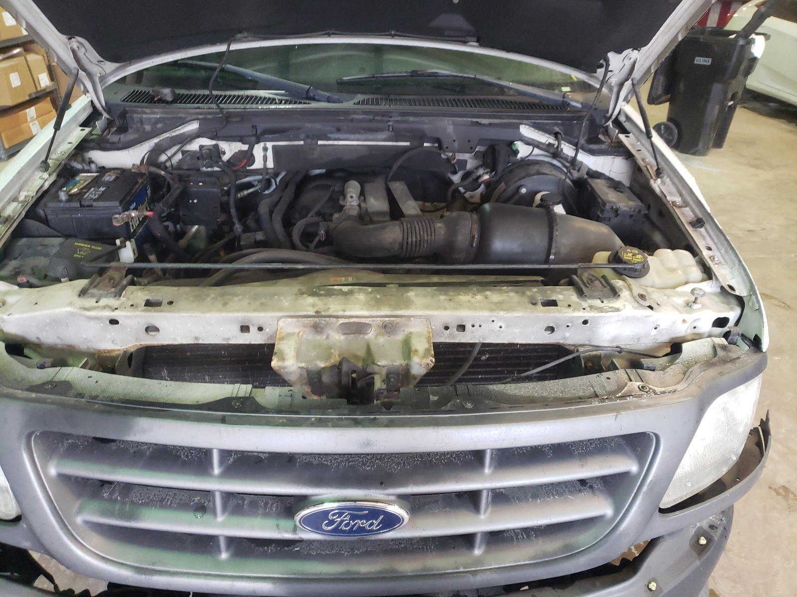 Photo 7 from auction – 2002 FORD F150 with VIN 1FTRF172X2NB39903