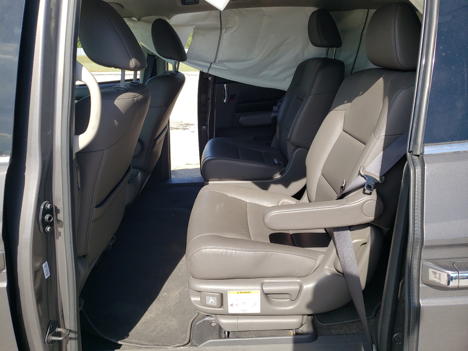 Photo 6 from auction – 2014 HONDA ODYSSEY TO with VIN 5FNRL5H96EB054572