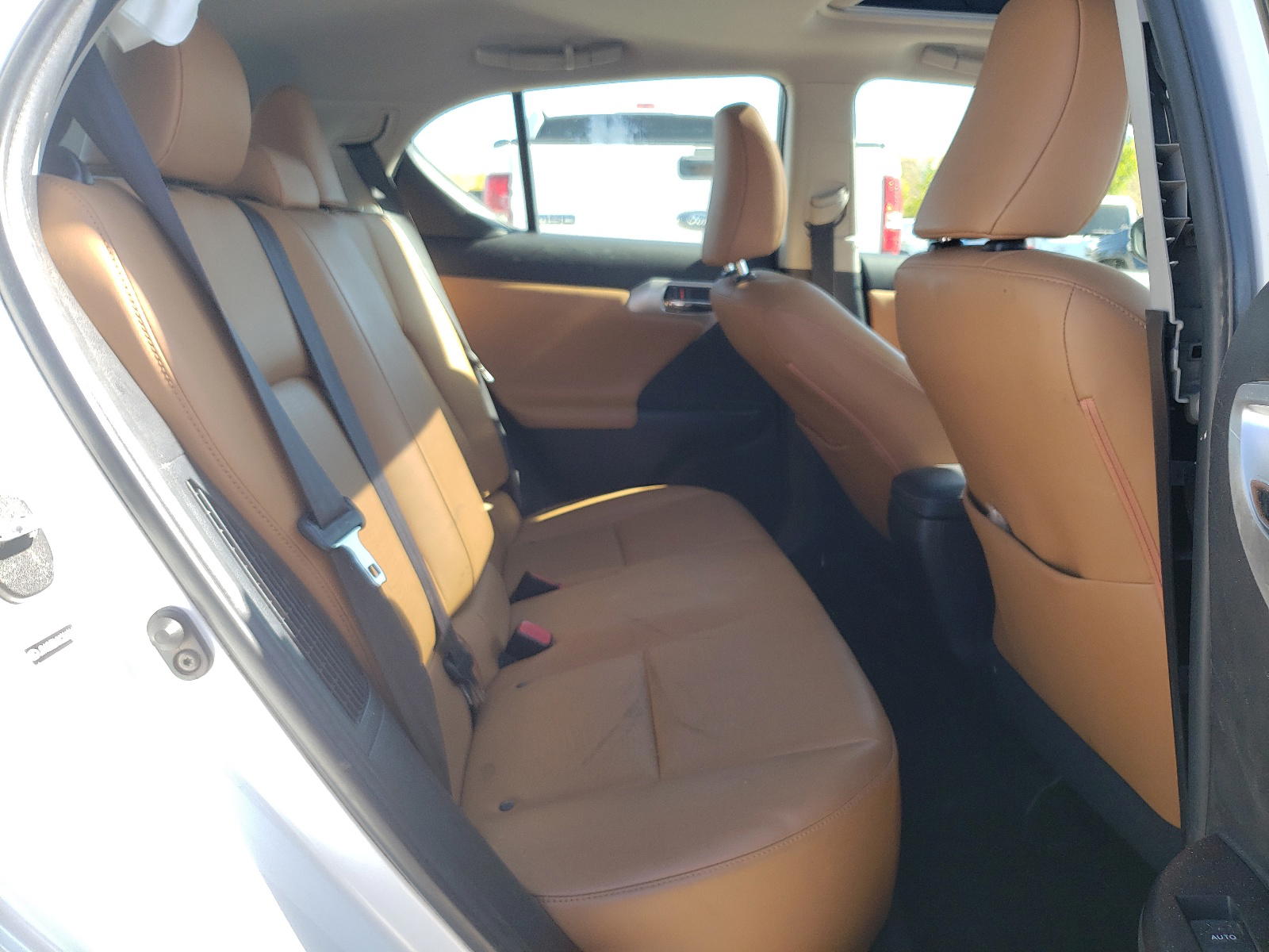 Photo 6 from auction – 2012 LEXUS CT 200 with VIN JTHKD5BH8C2062167