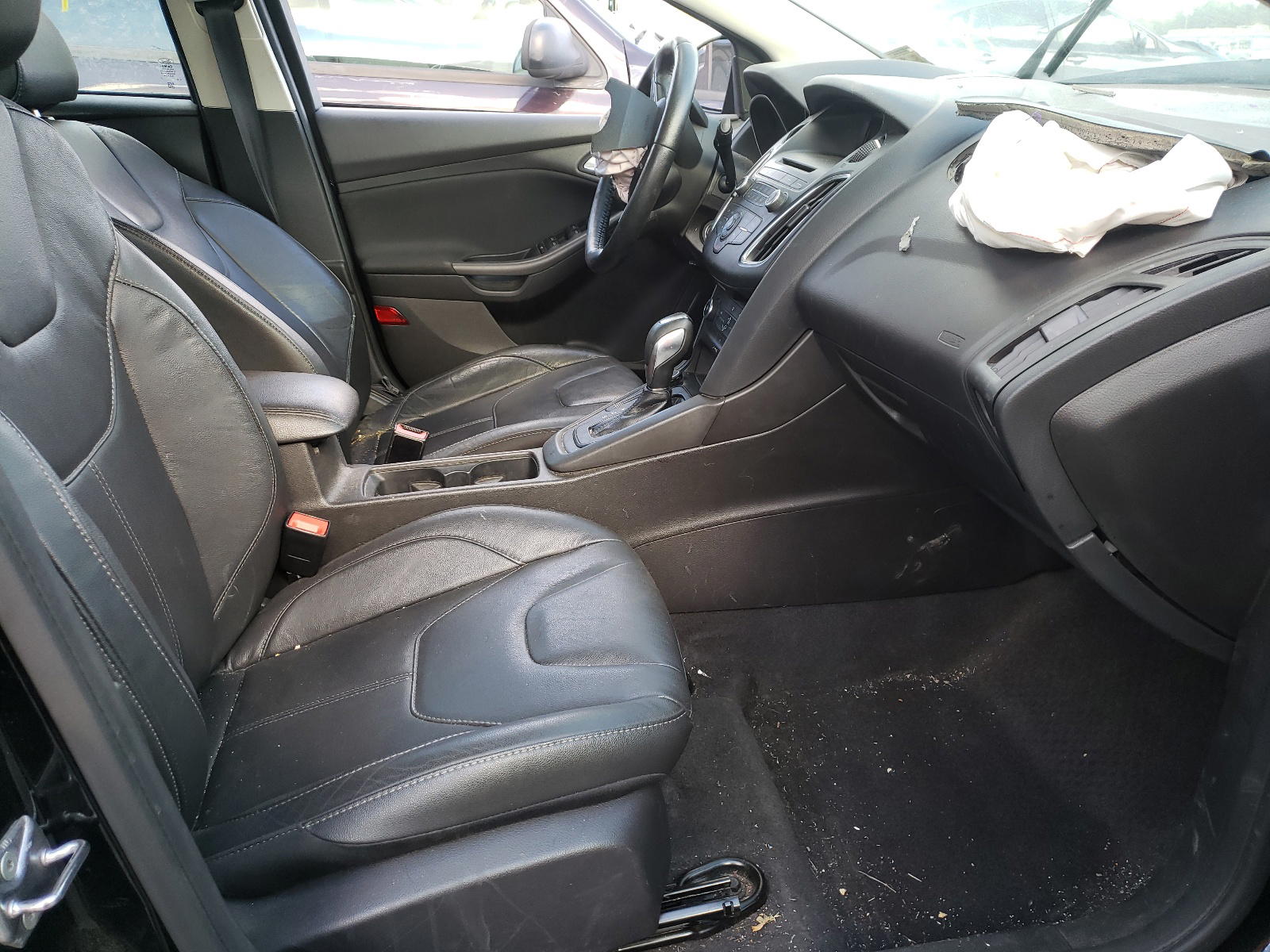 Photo 5 from auction – 2016 FORD FOCUS SE with VIN 1FADP3F25GL248234