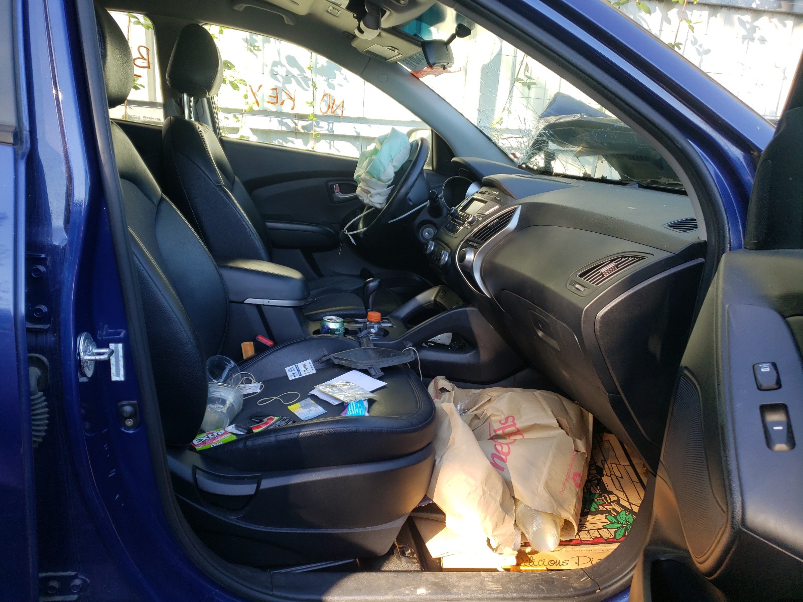 Photo 5 from auction – 2012 HYUNDAI TUCSON GLS with VIN KM8JUCAC6CU454555
