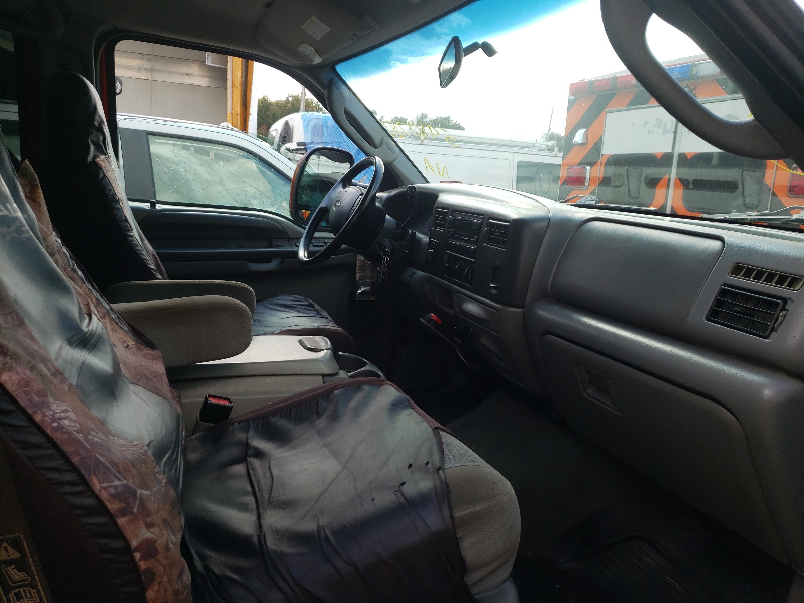 Photo 5 from auction – 2004 FORD F250 SUPER with VIN 1FTNW21L94EA71831