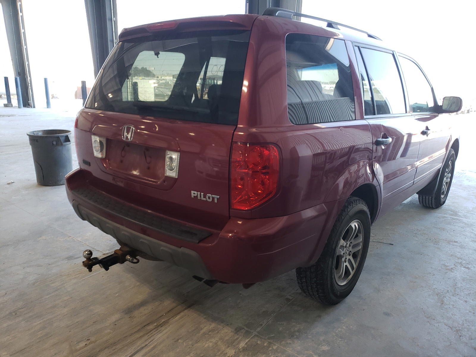 Photo 4 from auction – 2005 HONDA PILOT EX with VIN 5FNYF18435B056800