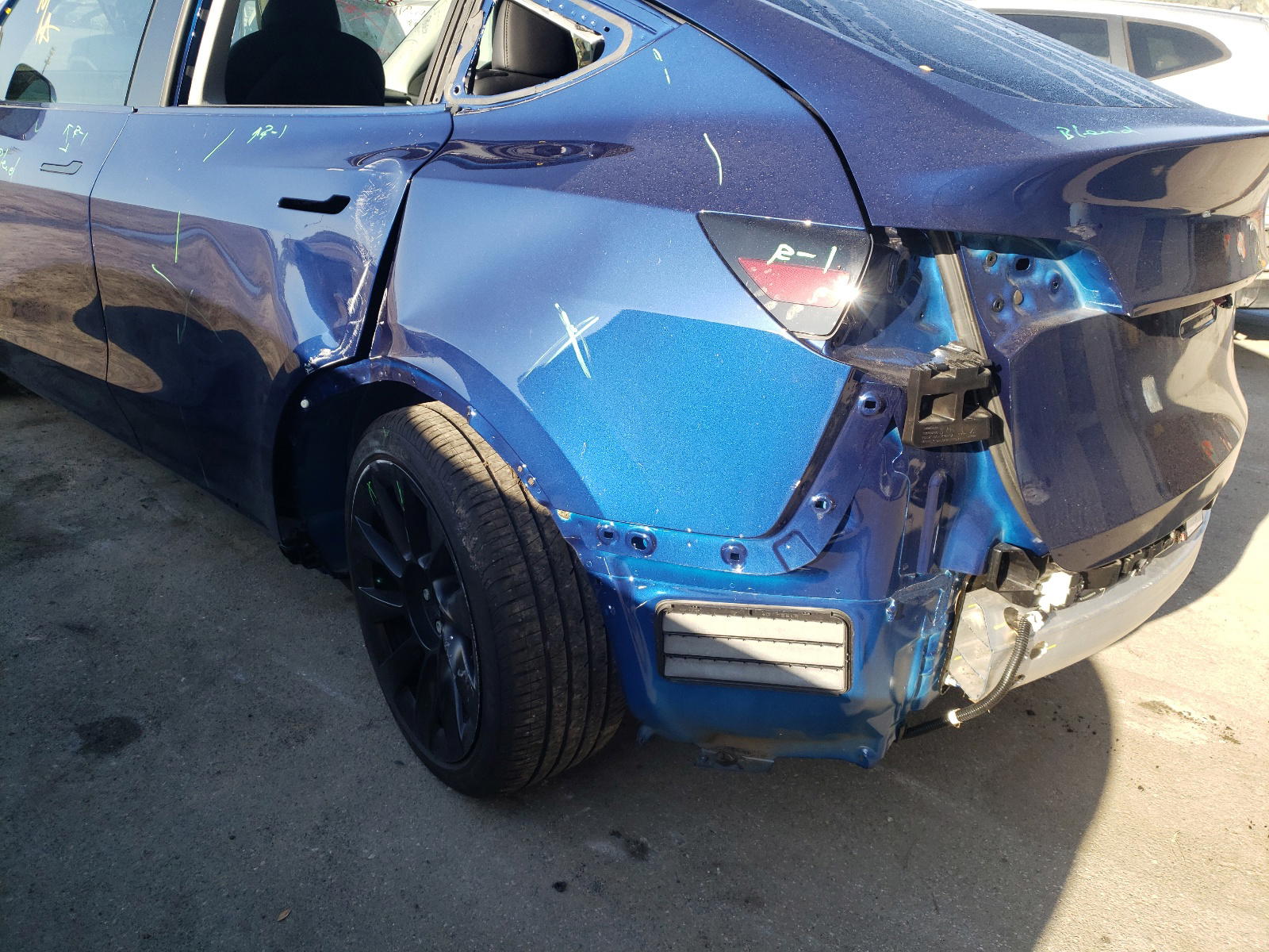 Photo 9 from auction – 2021 TESLA MODEL Y with VIN 5YJYGAEEXMF149094