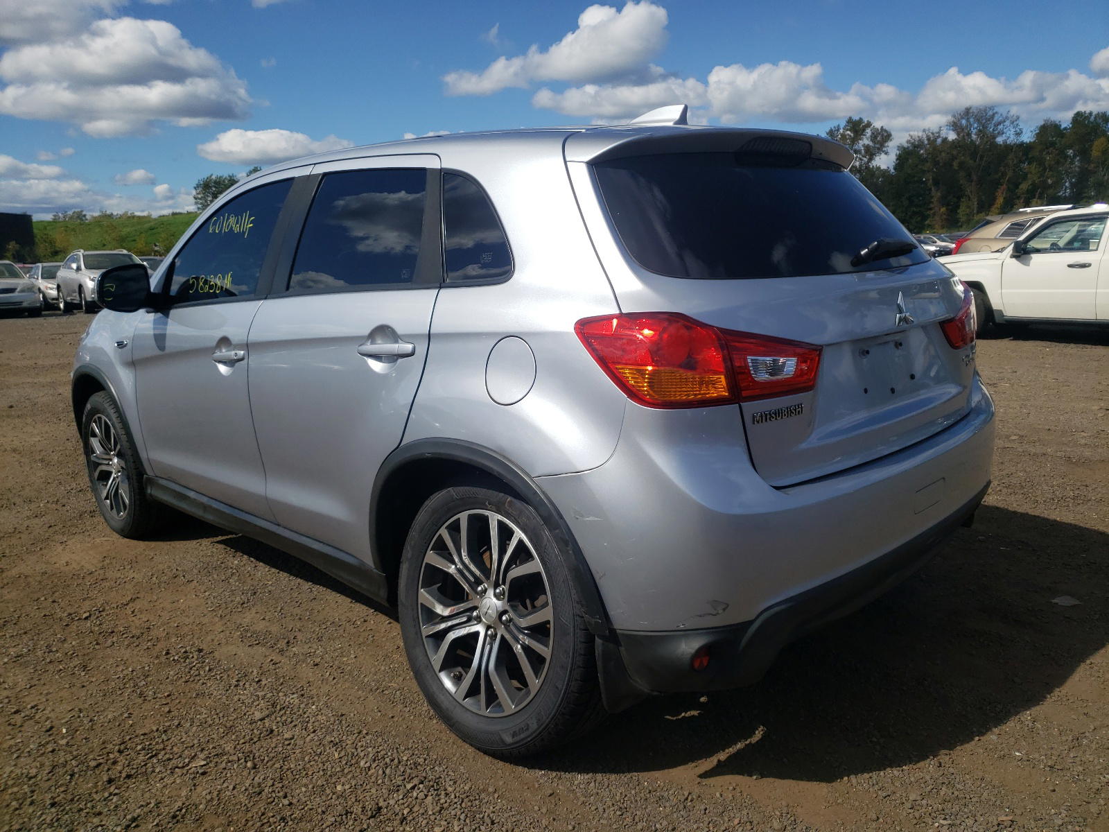 Photo 3 from auction – 2017 MITSUBISHI OUTLANDER with VIN JA4AR3AU1HZ005447