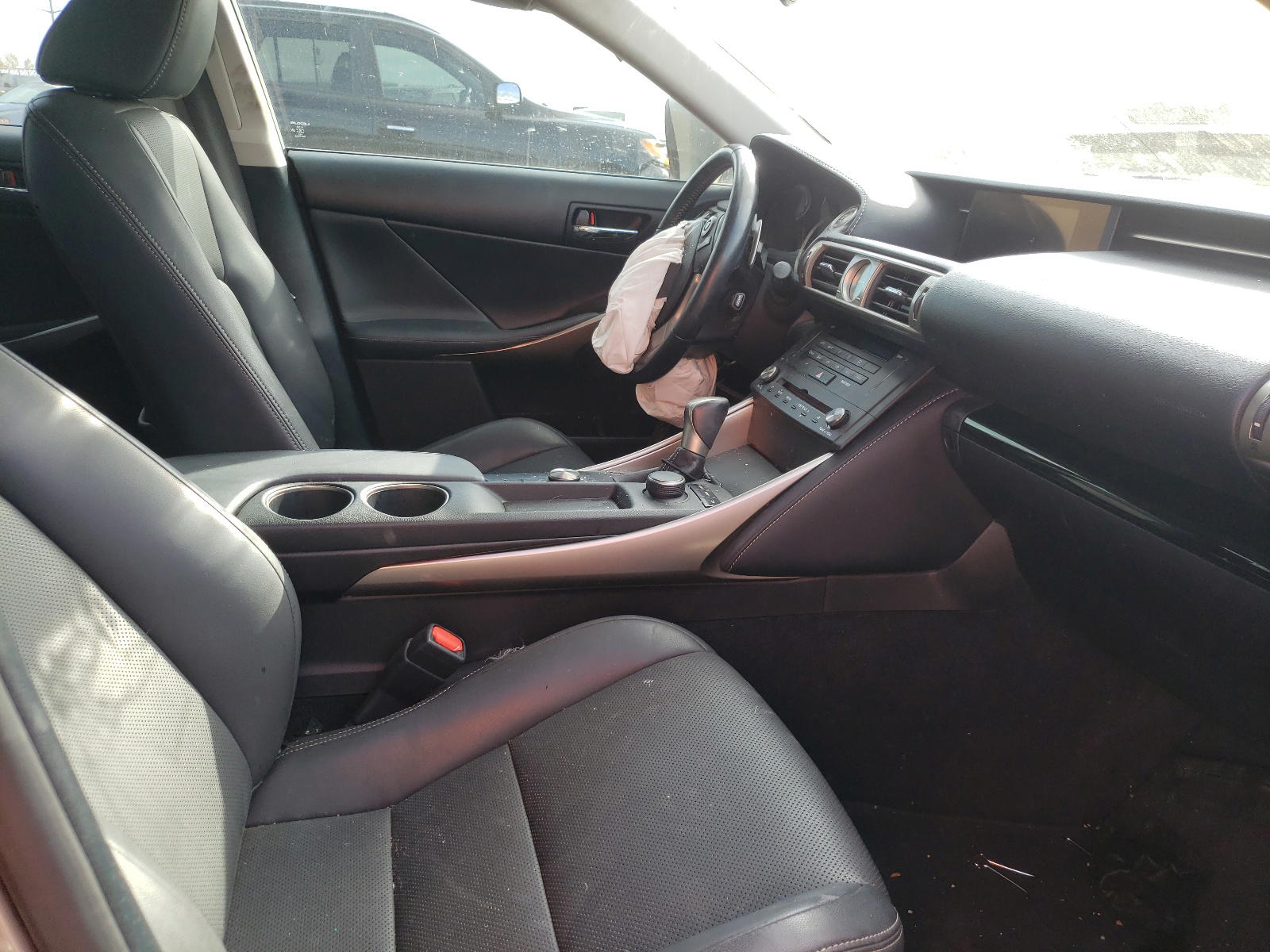 Photo 5 from auction – 2016 LEXUS IS 200T with VIN JTHBA1D22G5036128