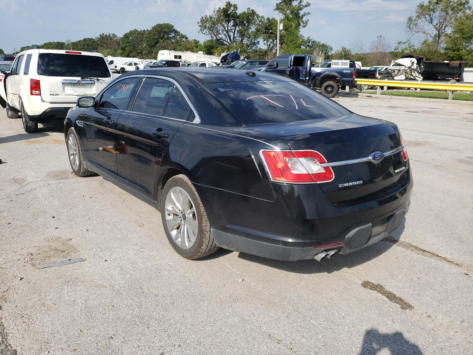 Photo 3 from auction – 2010 FORD TAURUS LIM with VIN 1FAHP2FW4AG128391