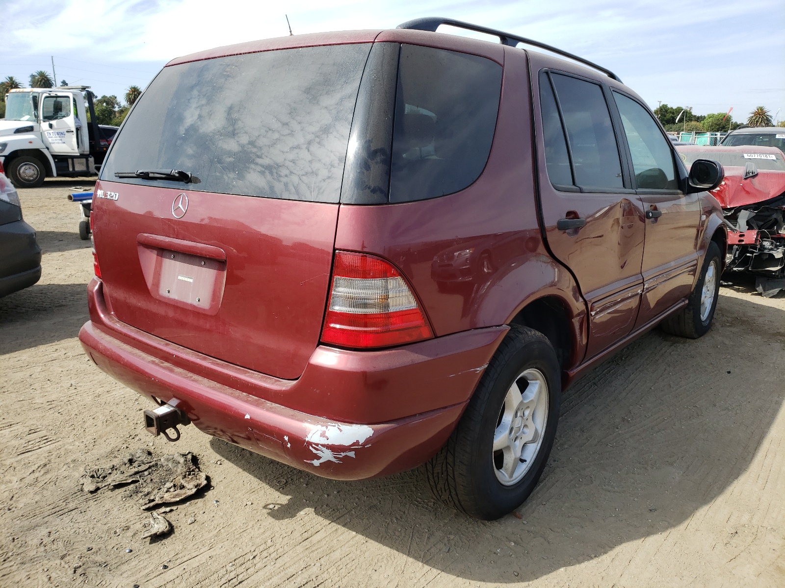 Photo 4 from auction – 2000 MERCEDES-BENZ ML 320 with VIN 4JGAB54E5YA192468