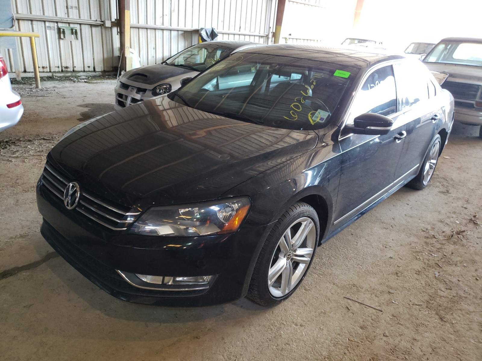 Photo 2 from auction – 2015 VOLKSWAGEN PASSAT SE with VIN 1VWBS7A30FC014523