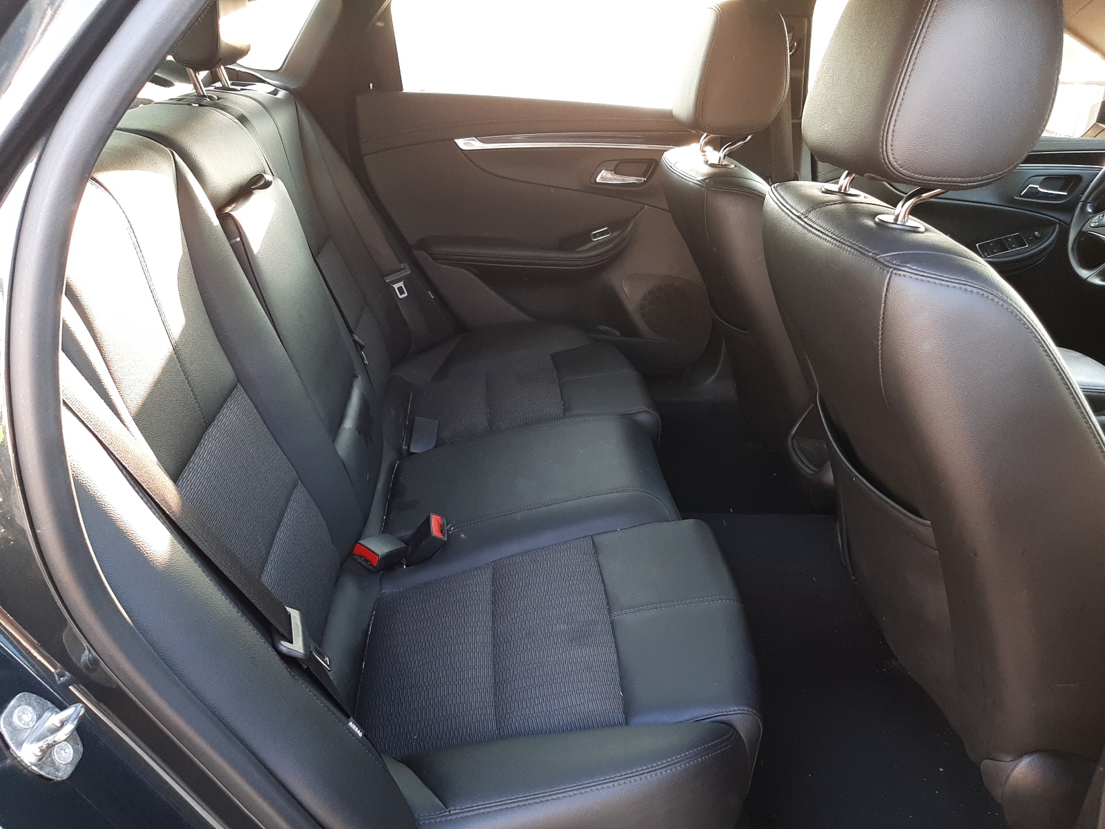 Photo 6 from auction – 2018 CHEVROLET IMPALA LT with VIN 1G1105S36JU136063