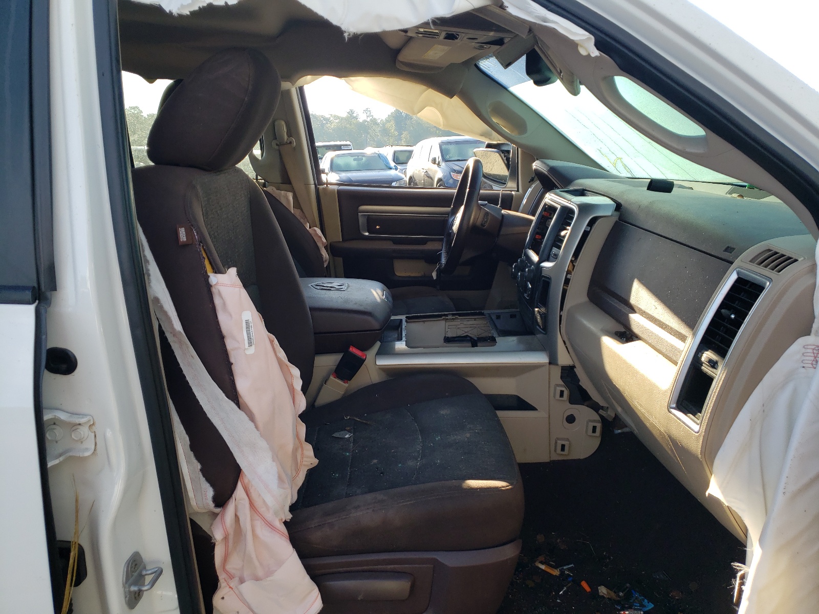 Photo 5 from auction – 2015 RAM 1500 SLT with VIN 1C6RR6GT6FS582092