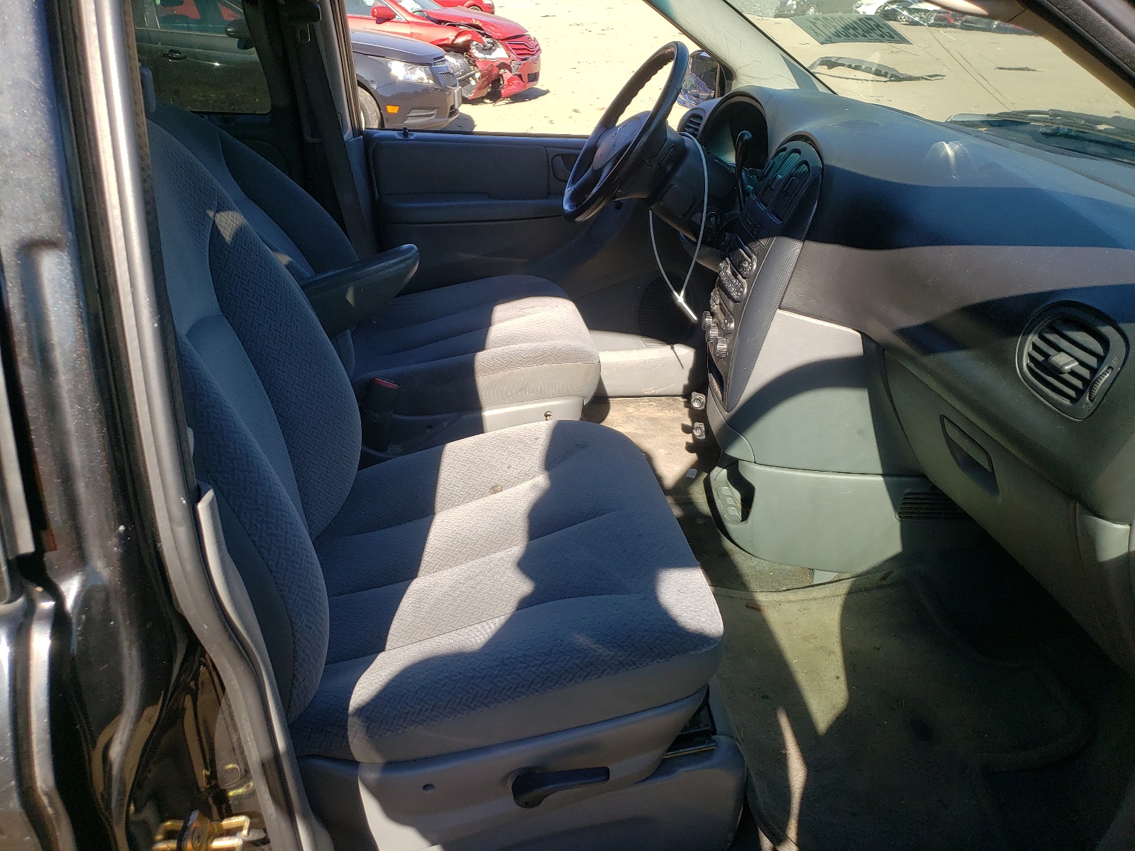 Zdjęcie 5 z aukcji – 2005 DODGE GRAND CARA z VIN 2D4GP44LX5R449062