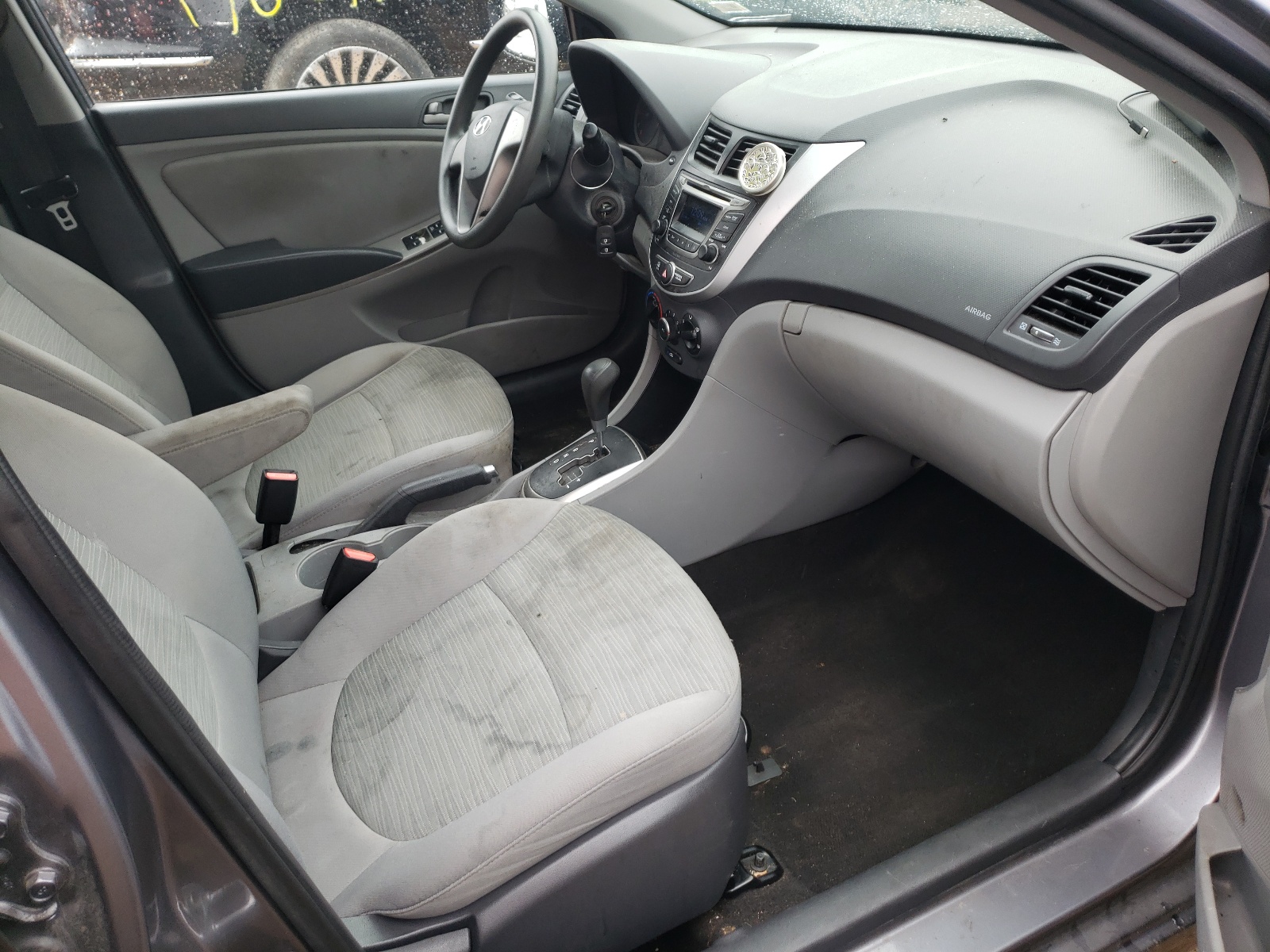 Photo 5 from auction – 2015 HYUNDAI ACCENT GLS with VIN KMHCT4AE5FU885167