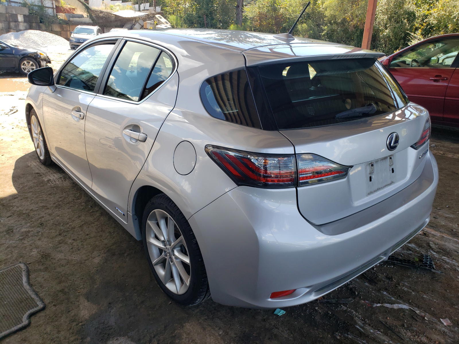 Photo 3 from auction – 2011 LEXUS CT 200 with VIN JTHKD5BH7B2005652