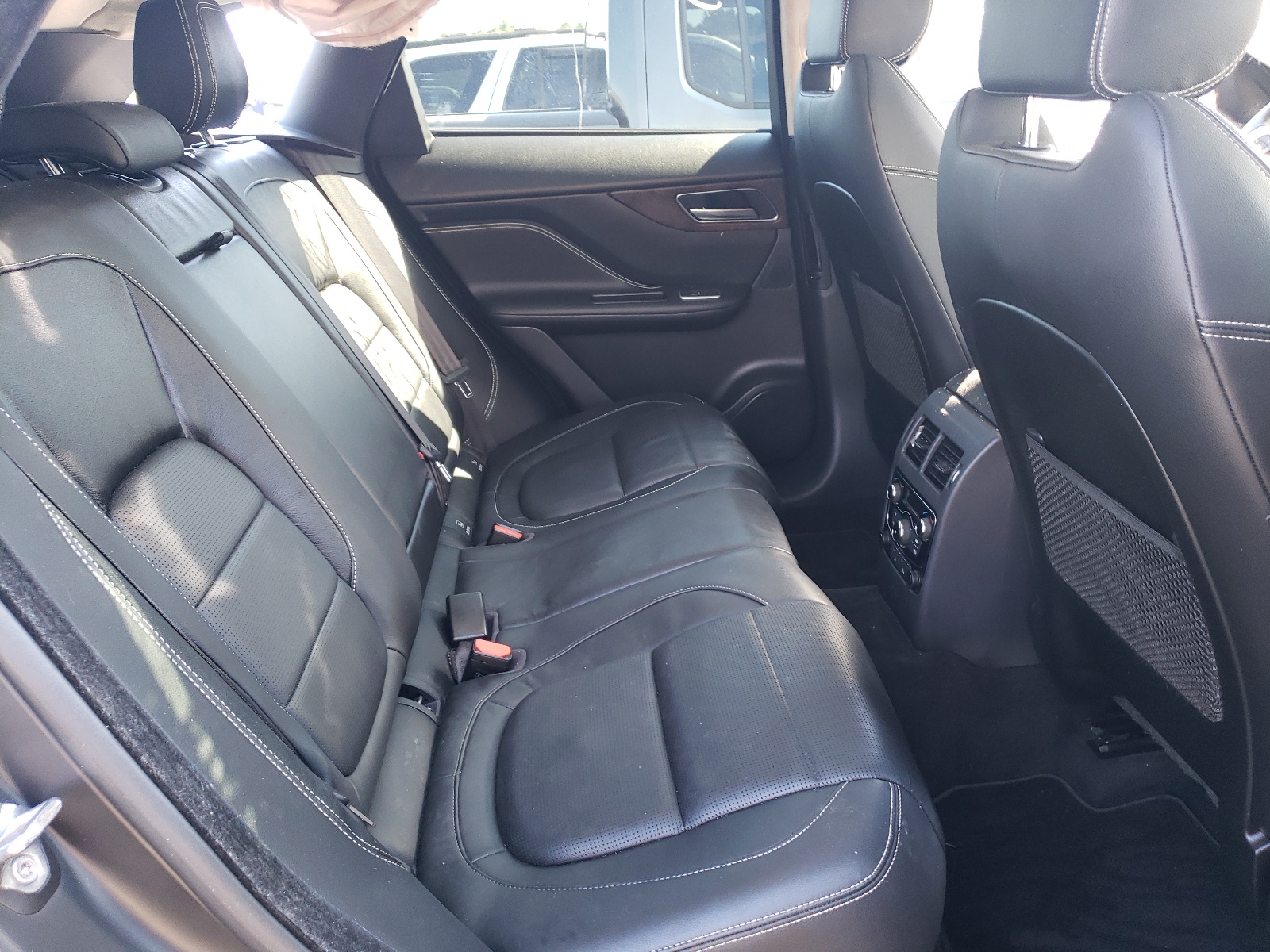 Photo 6 from auction – 2018 JAGUAR F-PACE S with VIN SADCM2FV1JA298350