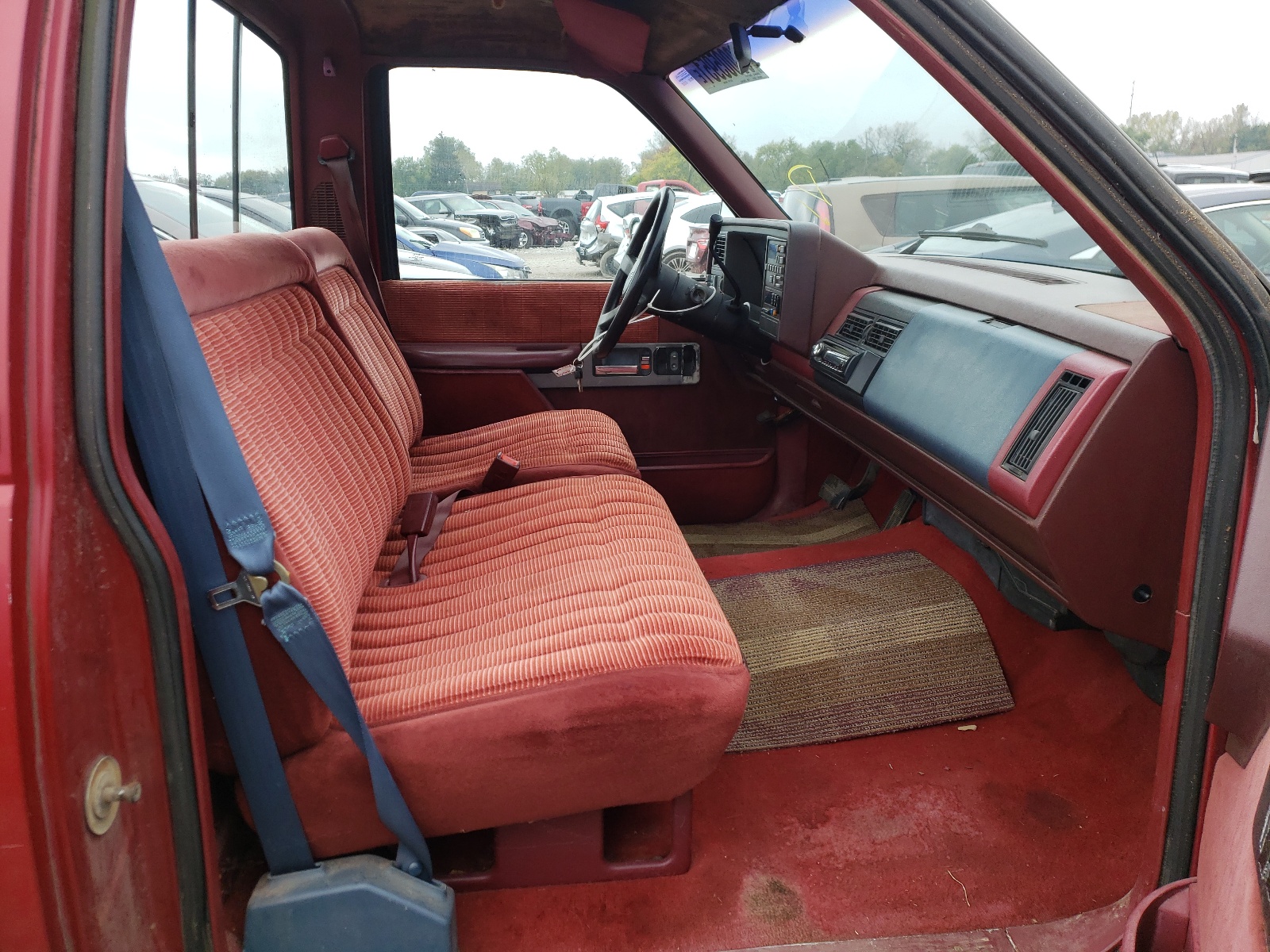 Photo 5 from auction – 1990 GMC SIERRA C25 with VIN 1GTFC24KXLE548152