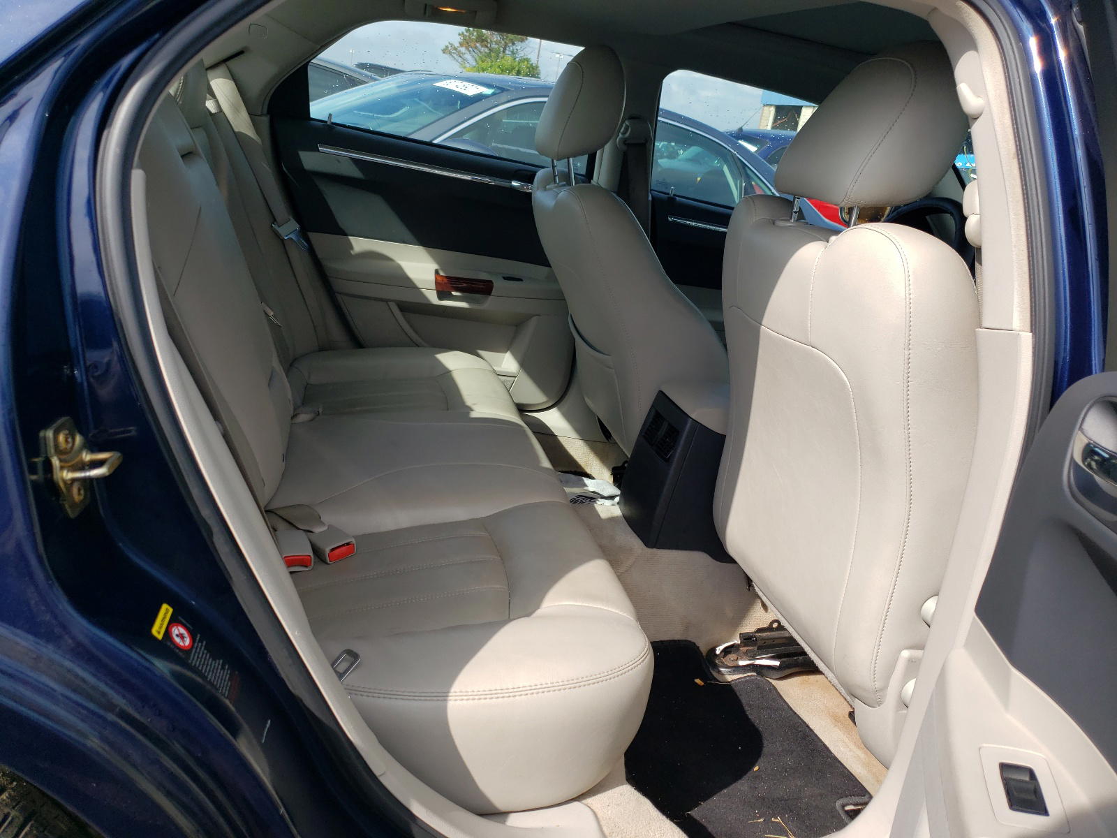 Photo 6 from auction – 2005 CHRYSLER 300C with VIN 2C3AA63H25H592000