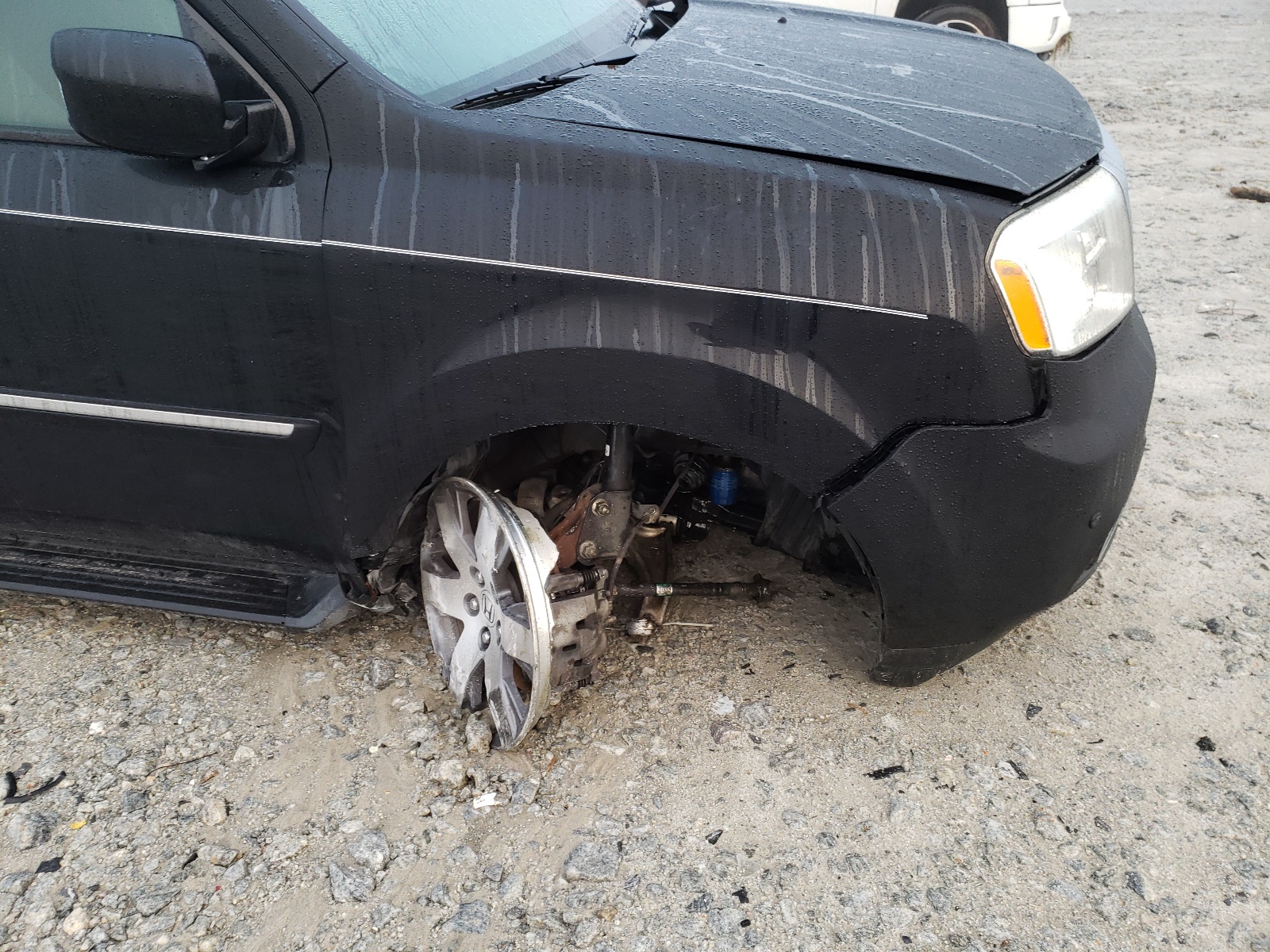 Photo 9 from auction – 2013 HONDA PILOT TOUR with VIN 5FNYF4H92DB052779