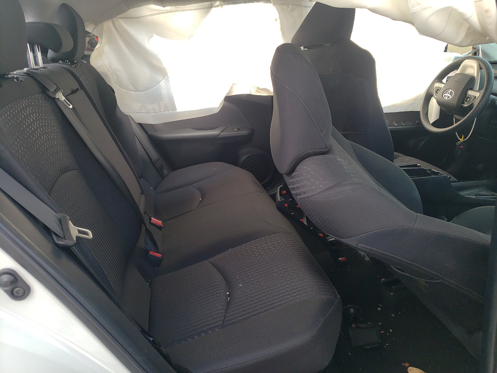 Photo 6 from auction – 2018 TOYOTA PRIUS with VIN JTDKBRFU4J3060347