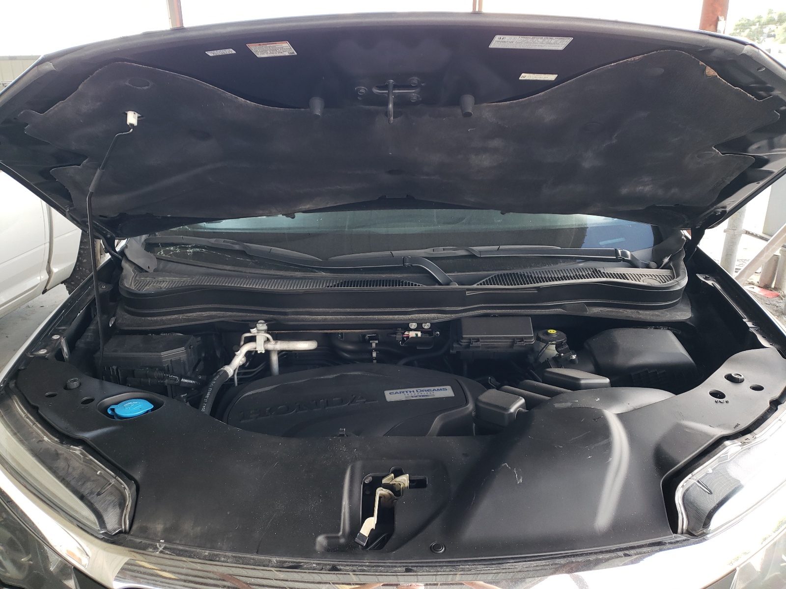 Photo 7 from auction – 2016 HONDA PILOT EXL with VIN 5FNYF5H51GB017688