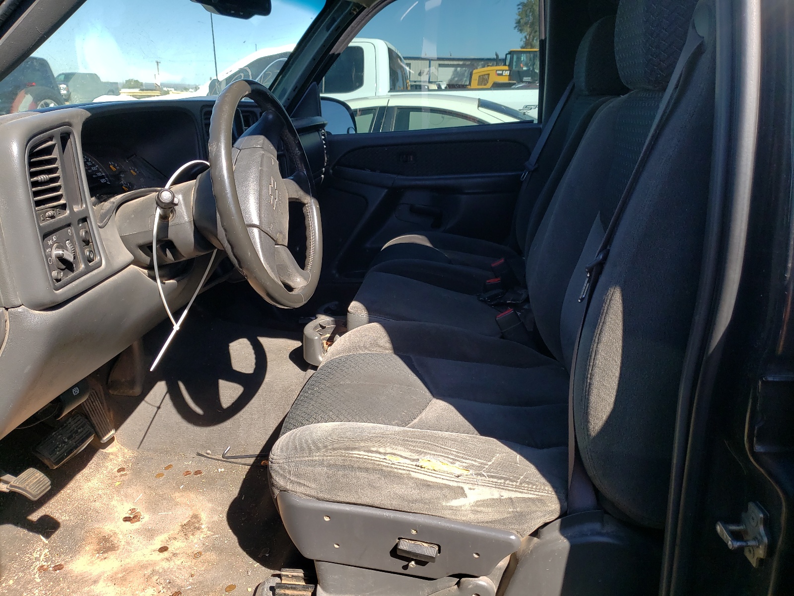 Photo 5 from auction – 2004 CHEVROLET AVALANCHE with VIN 3GNEC12T24G265733