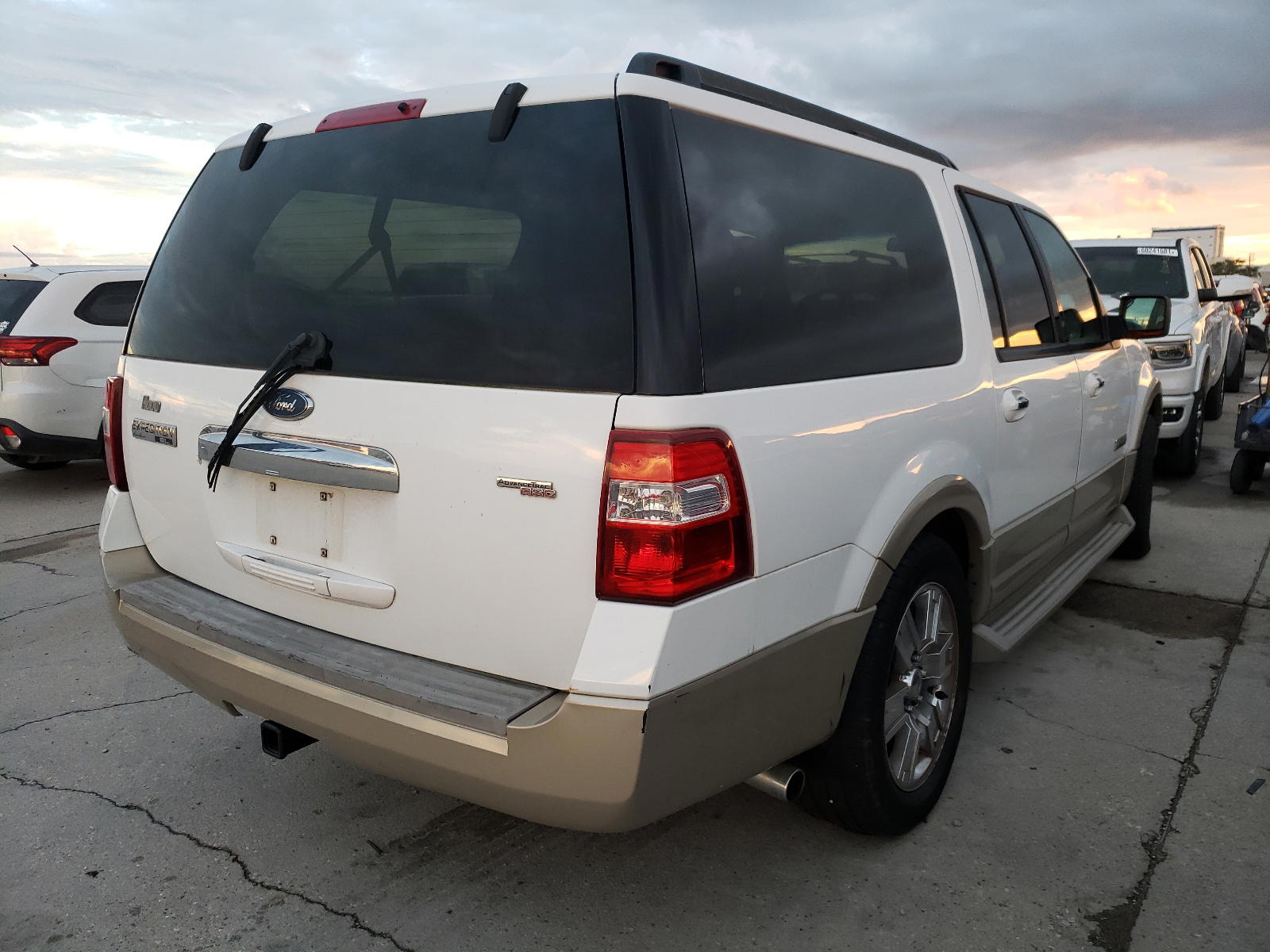 Photo 4 from auction – 2007 FORD EXPEDITION with VIN 1FMFK17547LA14578