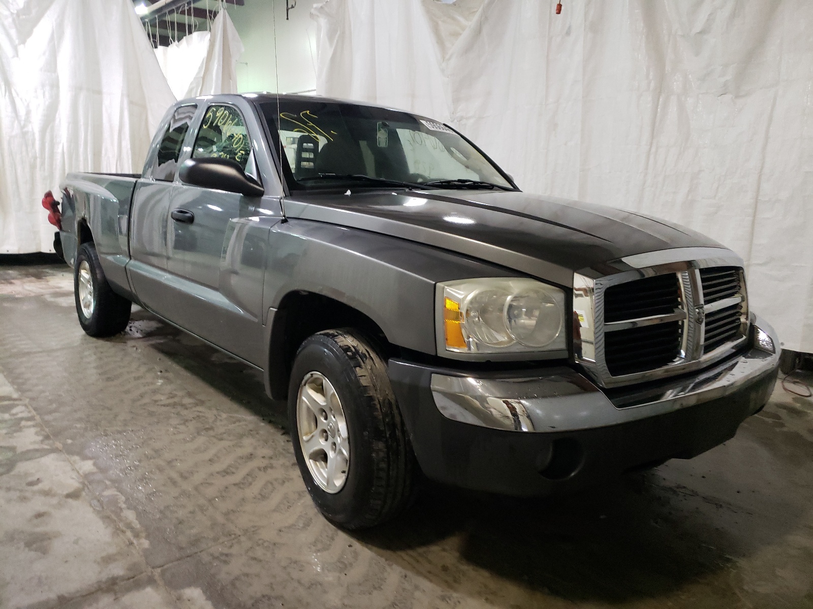 Photo 1 from auction – 2005 DODGE DAKOTA SLT with VIN 1D7HE42K75S293729