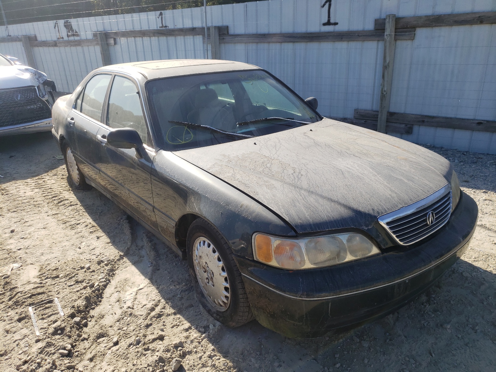 ACURA RL 1996 with VIN JH4KA9651TC008042 - Photo from auction