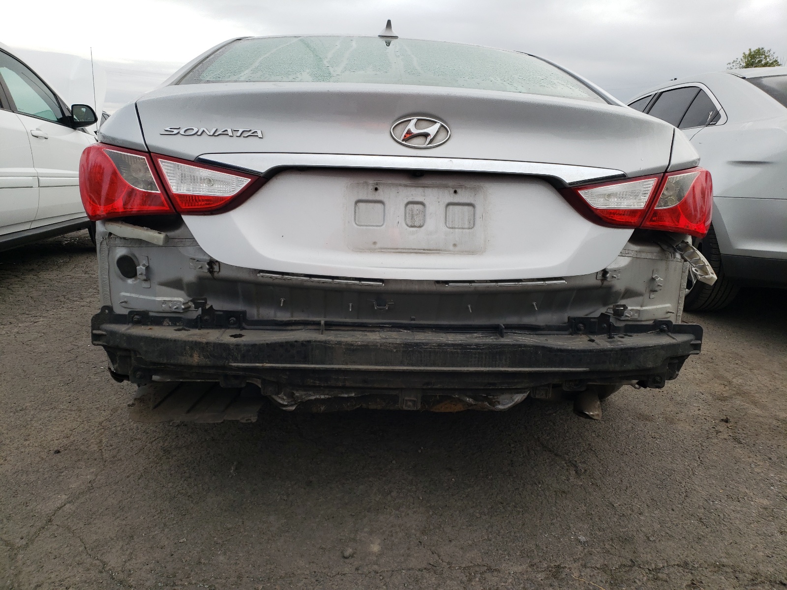 Photo 9 from auction – 2014 HYUNDAI SONATA GLS with VIN 5NPEB4AC9EH870923