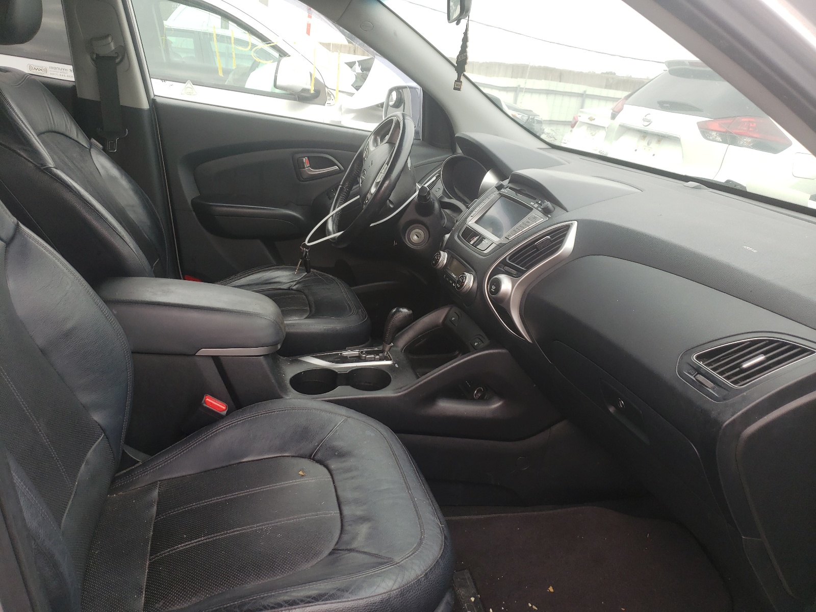 Photo 5 from auction – 2010 HYUNDAI TUCSON GLS with VIN KM8JUCAC2AU047197