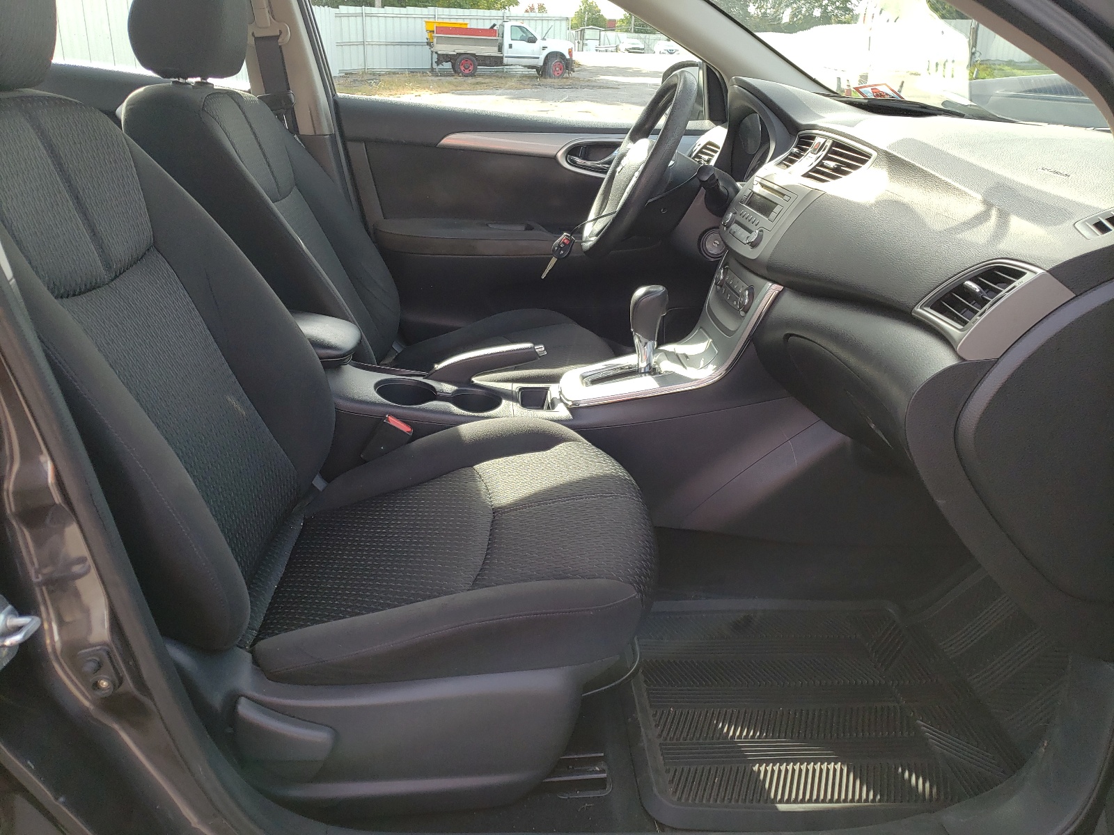 Photo 5 from auction – 2013 NISSAN SENTRA S with VIN 3N1AB7AP5DL755675