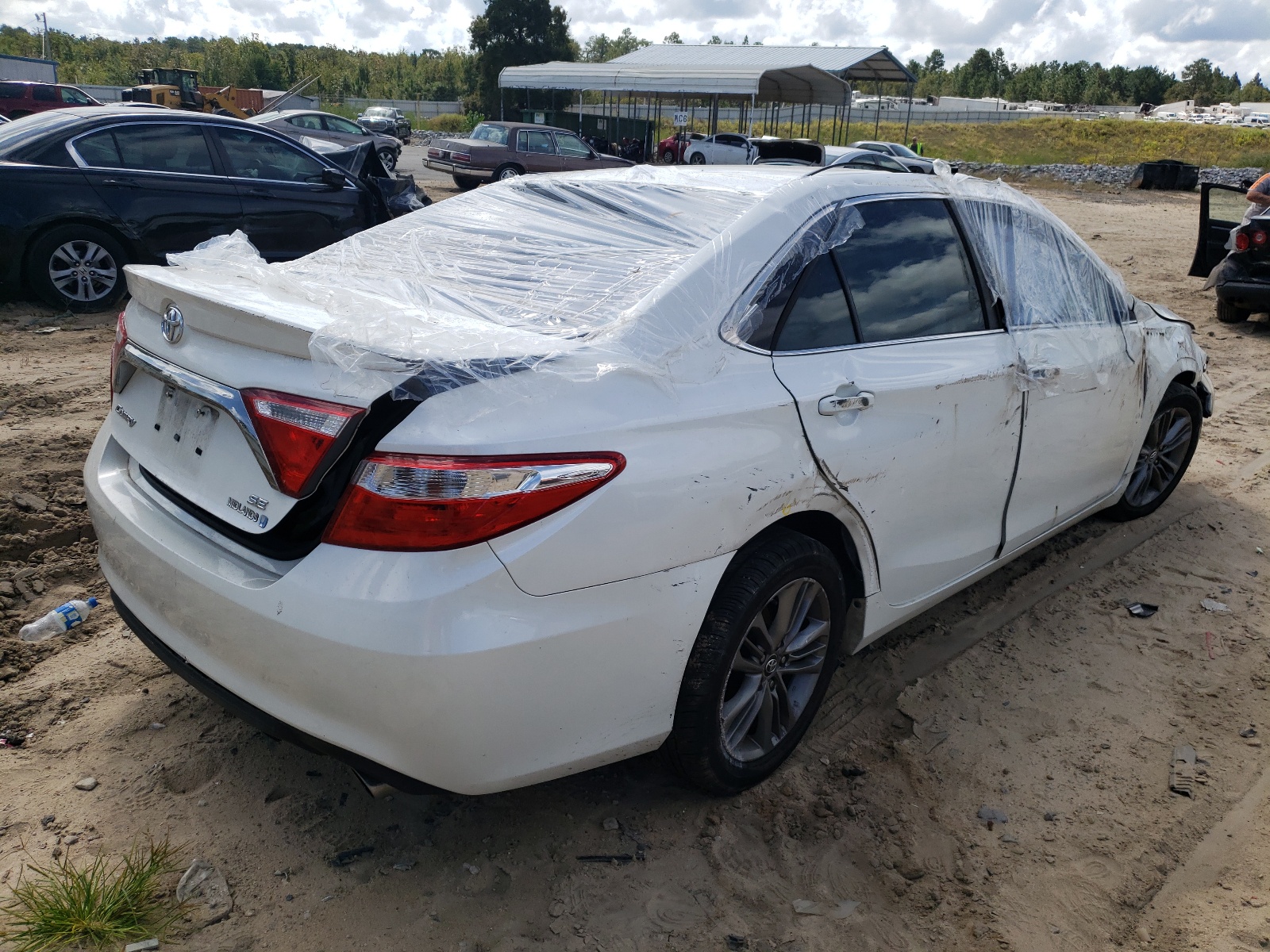 Photo 4 from auction – 2015 TOYOTA CAMRY LE with VIN 4T1BF1FK7FU907444