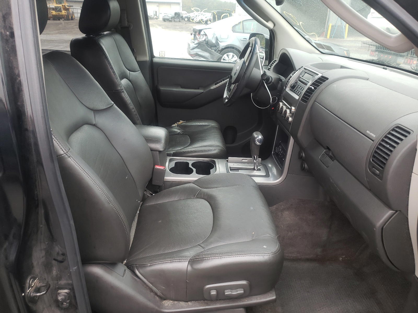 Photo 5 from auction – 2005 NISSAN PATHFINDER with VIN 5N1AR18W55C729198