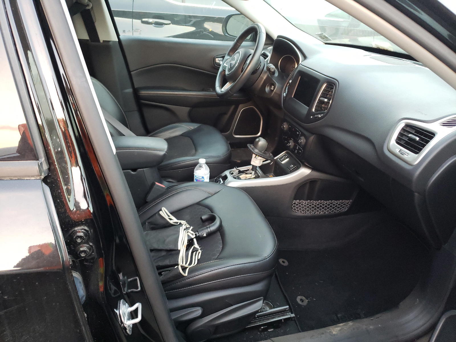 Photo 5 from auction – 2018 JEEP COMPASS LA with VIN 3C4NJCBB0JT193841