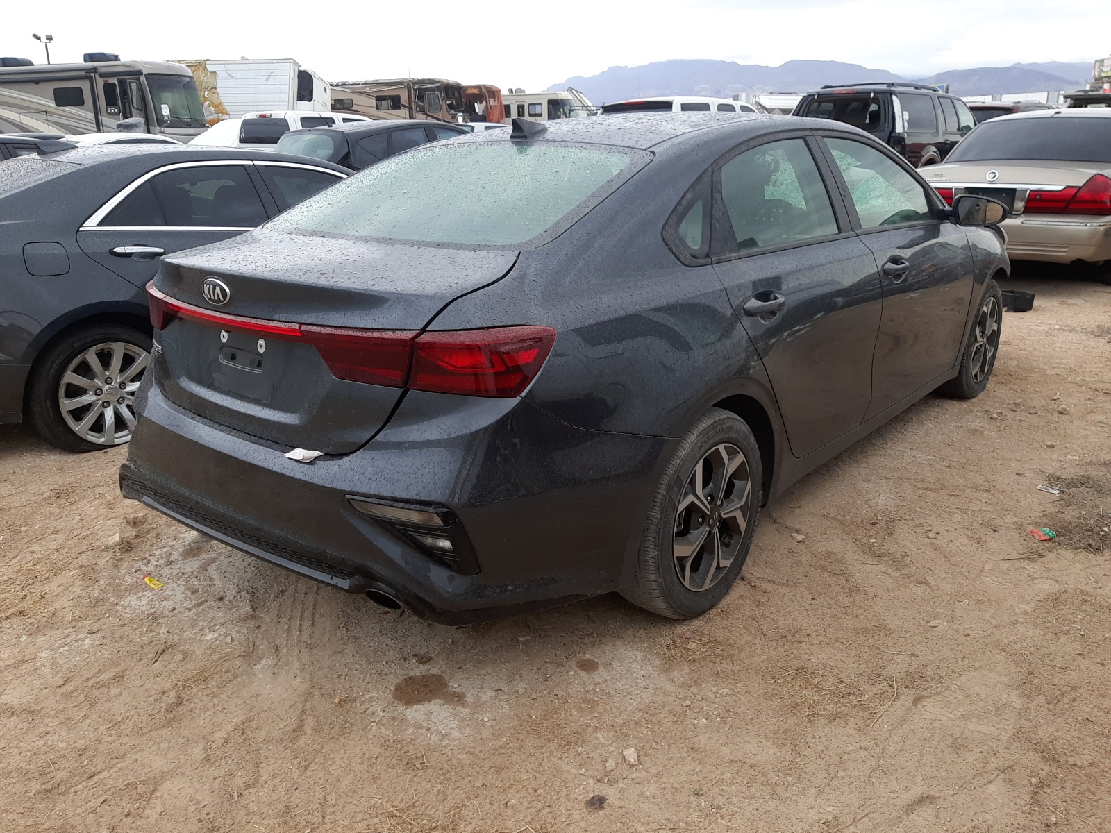 Photo 4 from auction – 2021 KIA FORTE FE with VIN 3KPF24AD5ME306086