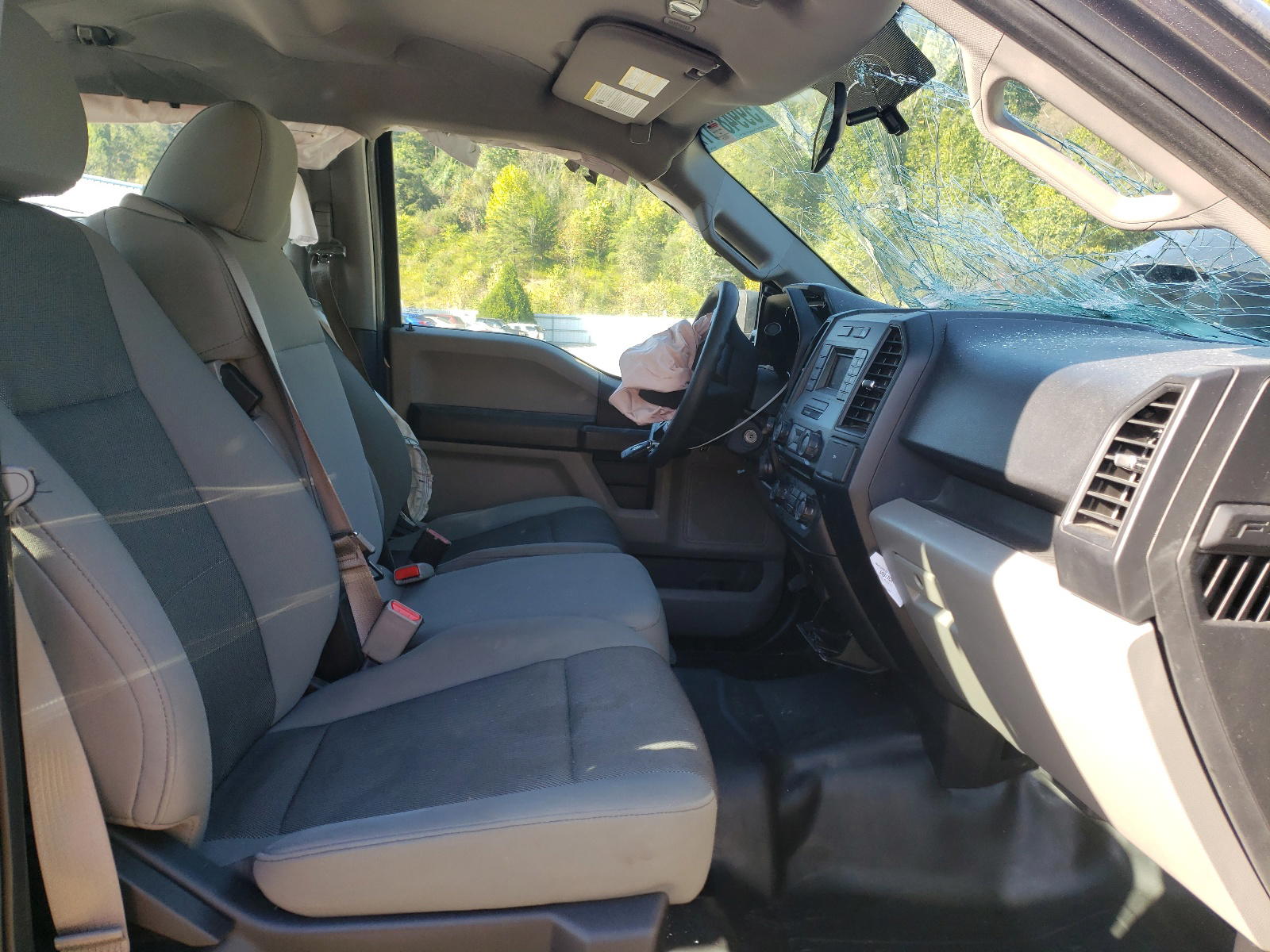 Photo 5 from auction – 2016 FORD F150 SUPER with VIN 1FTEW1EP2GFD37941